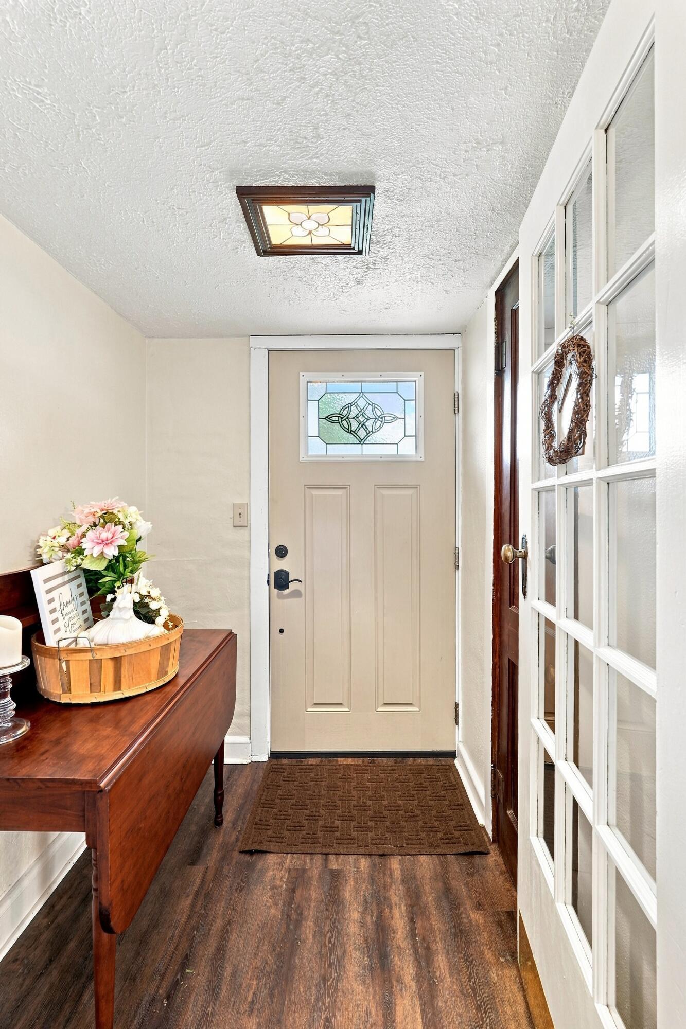 114 E Lion Drive Property Photo 3
