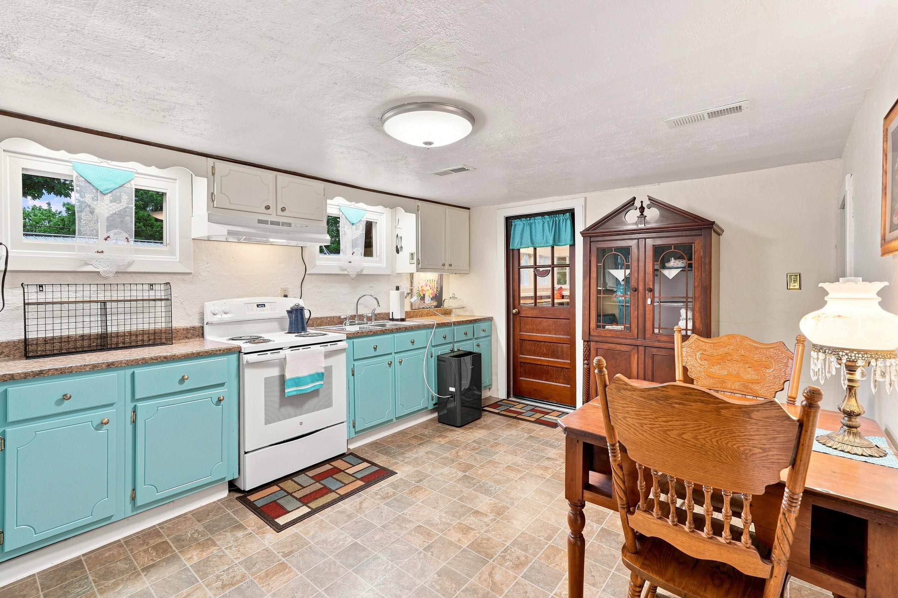 114 E Lion Drive Property Photo 6
