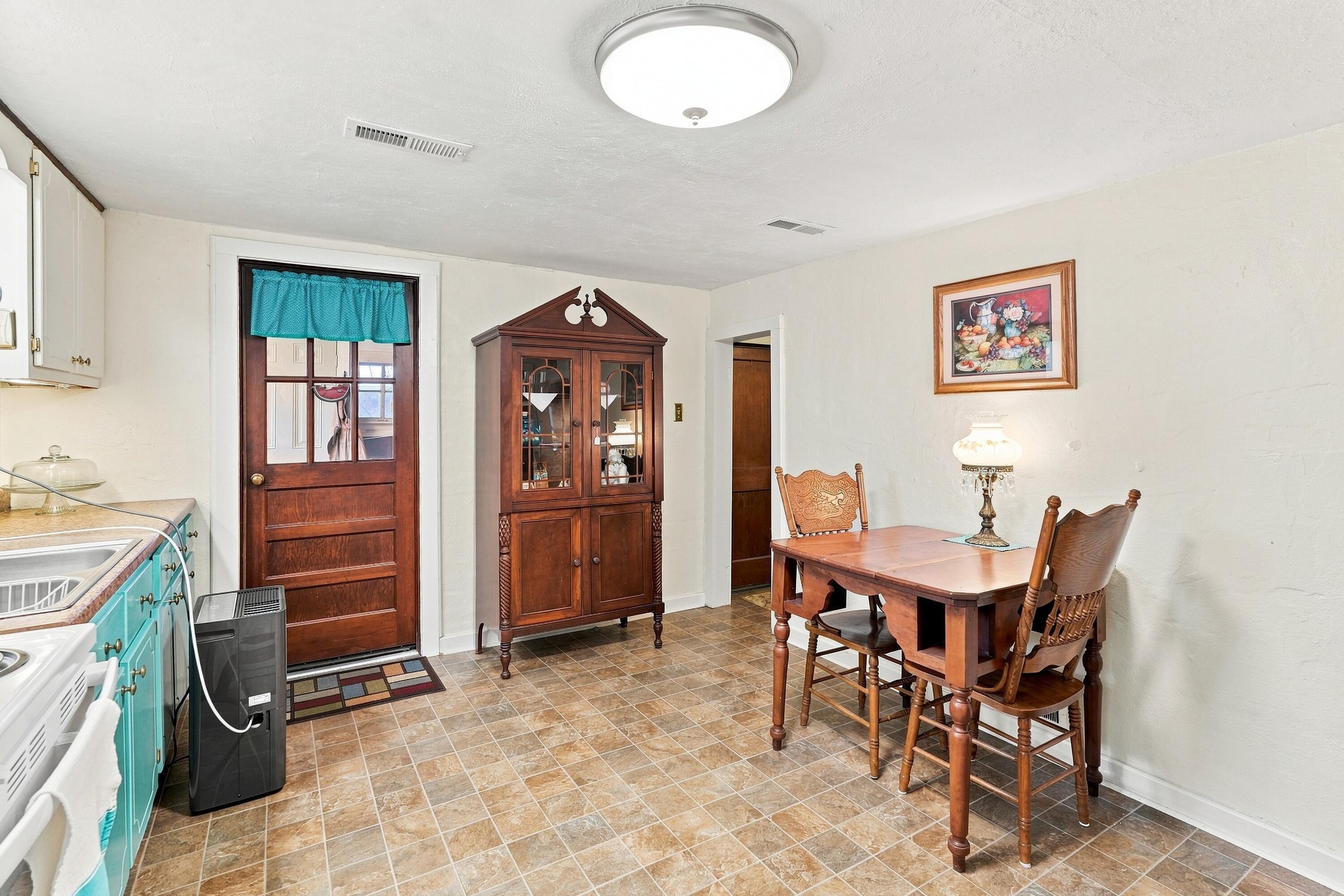 114 E Lion Drive Property Photo 9