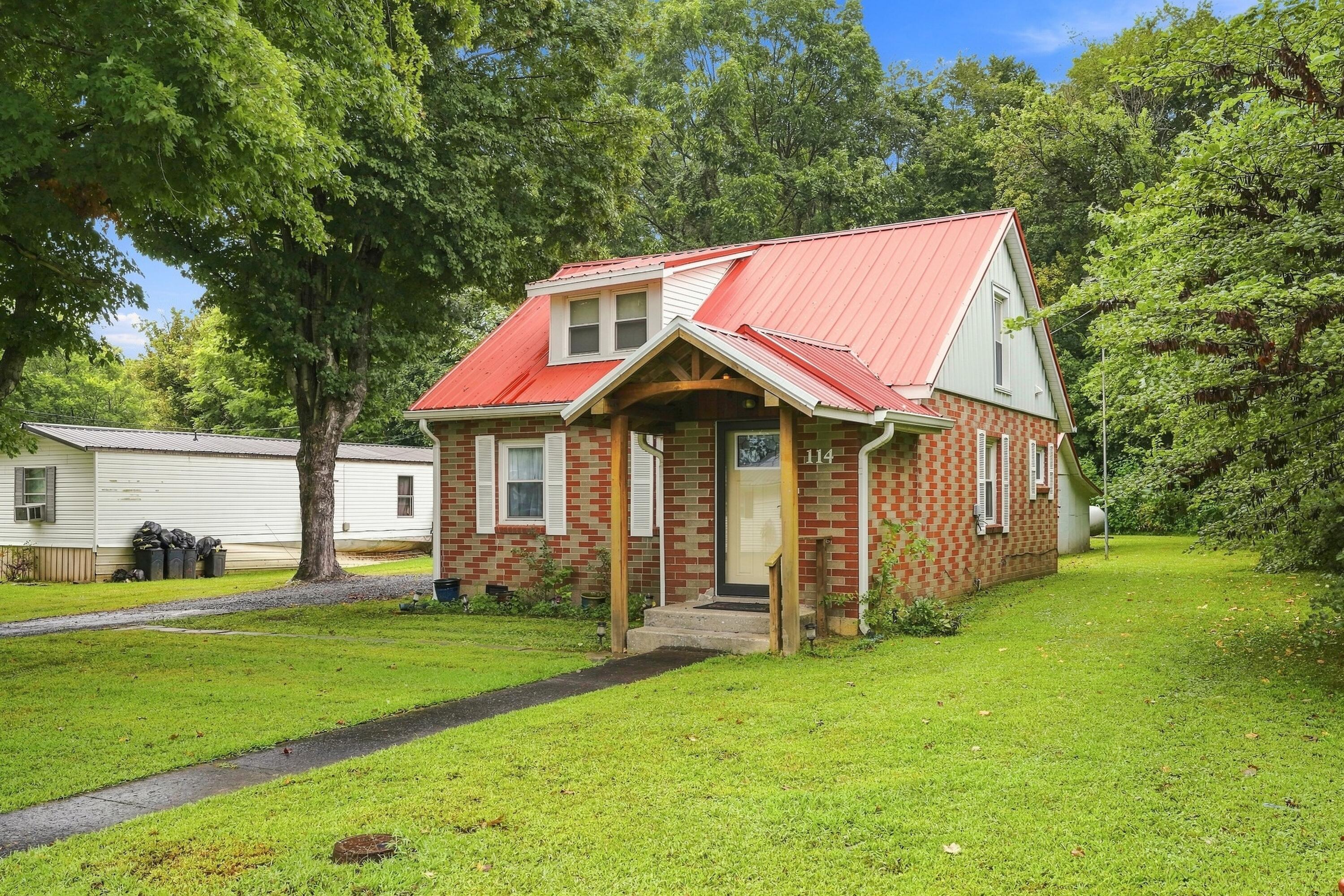 114 E Lion Drive Property Photo 22