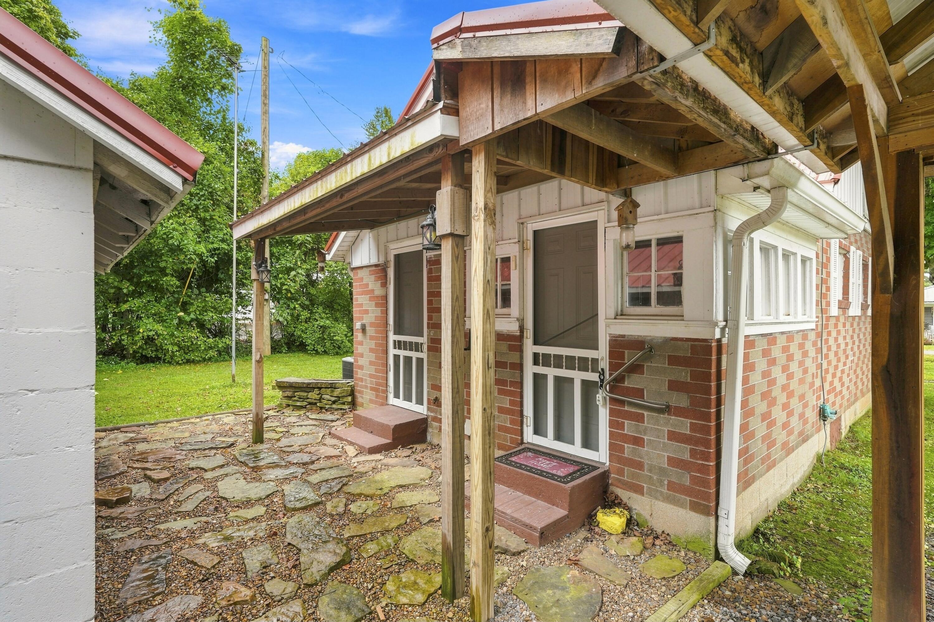 114 E Lion Drive Property Photo 24