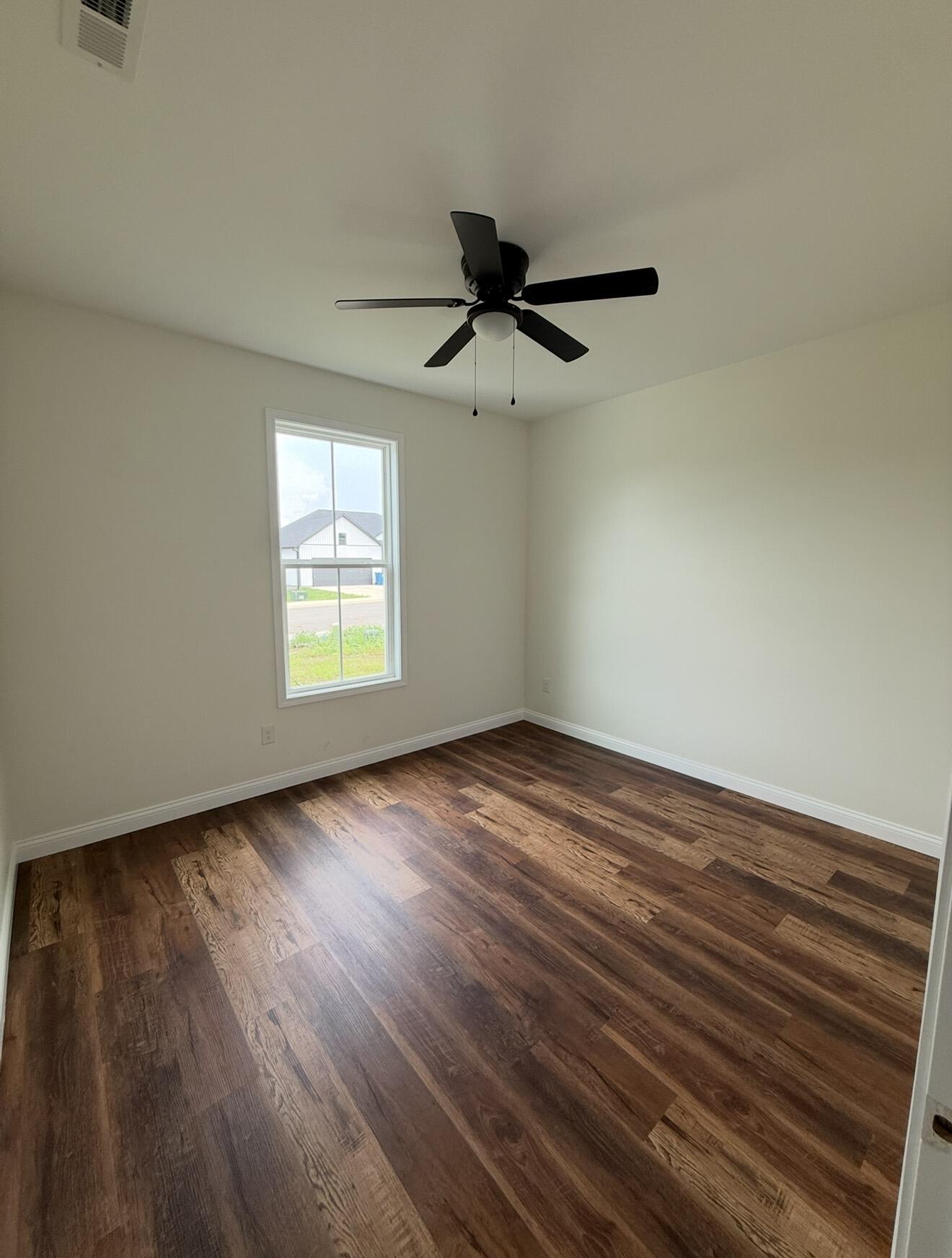 472 Pinehurst Way Property Photo 4