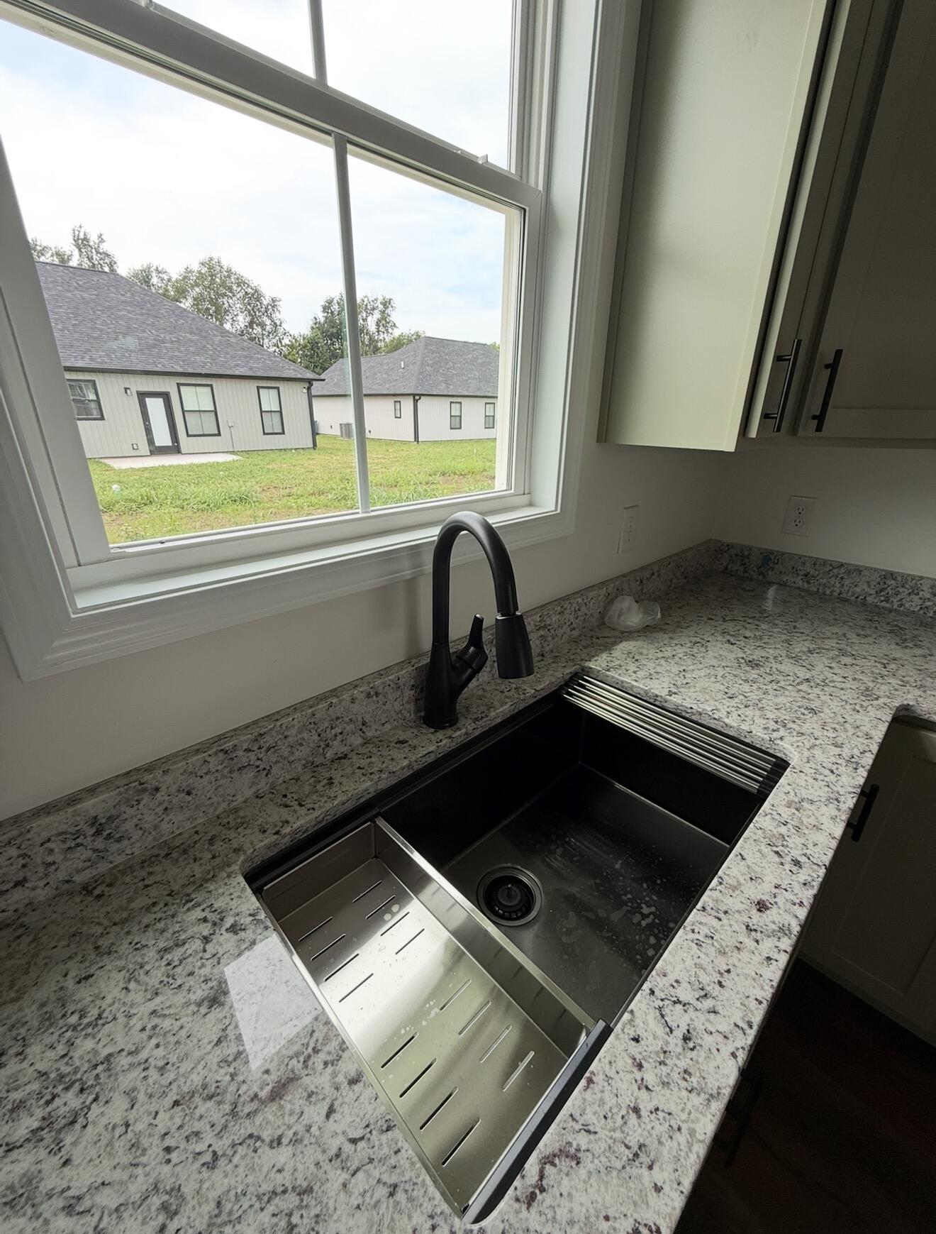 472 Pinehurst Way Property Photo 8