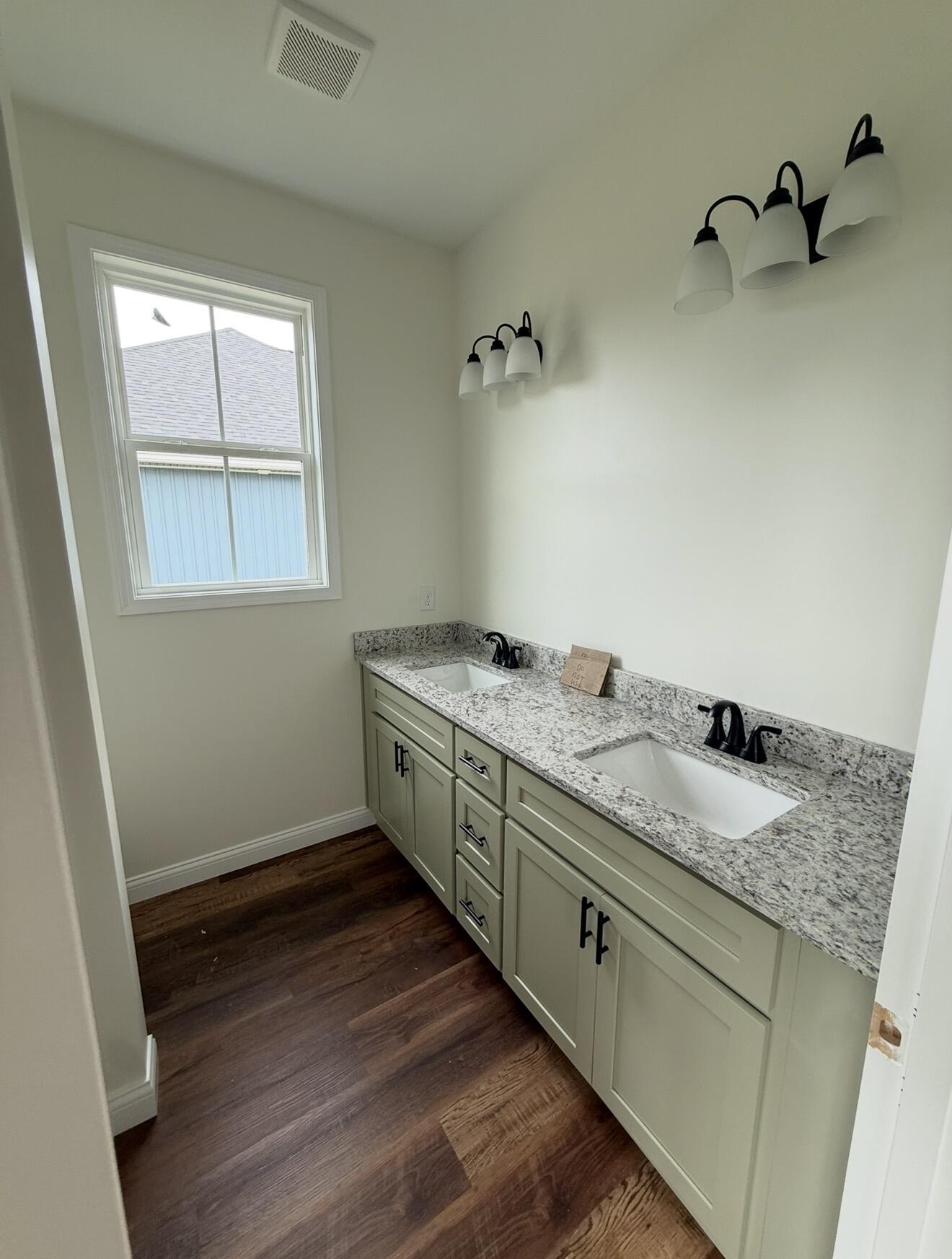 472 Pinehurst Way Property Photo 13