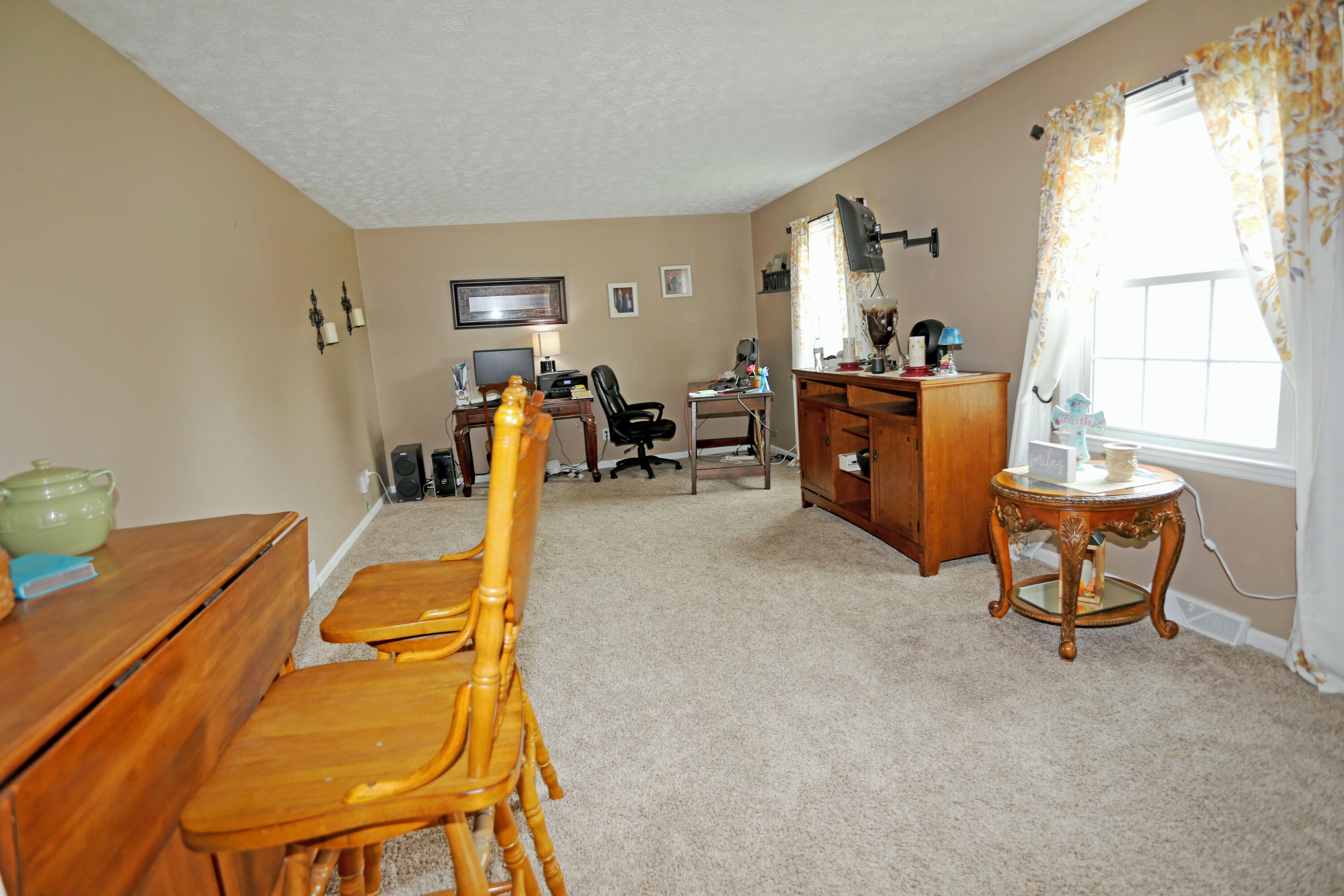 200 Ironwood Drive Property Photo 4