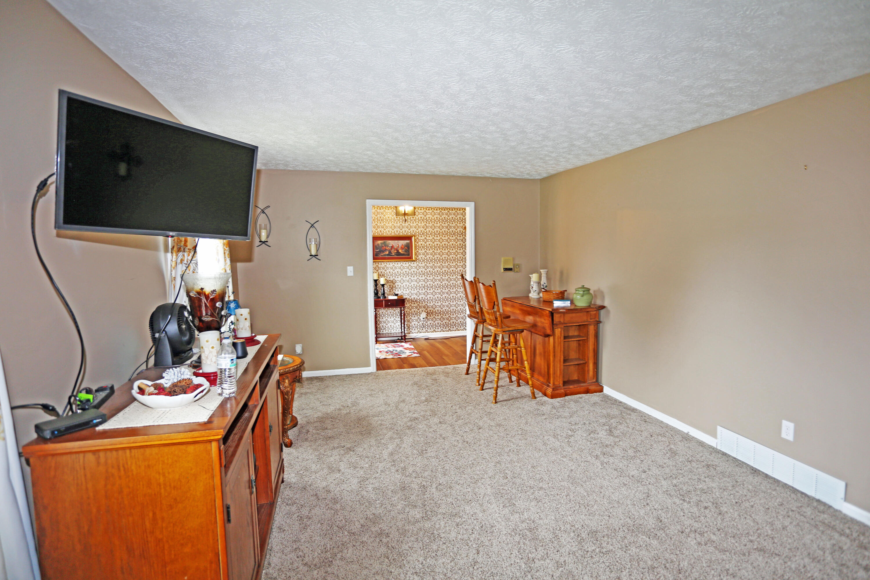 200 Ironwood Drive Property Photo 6