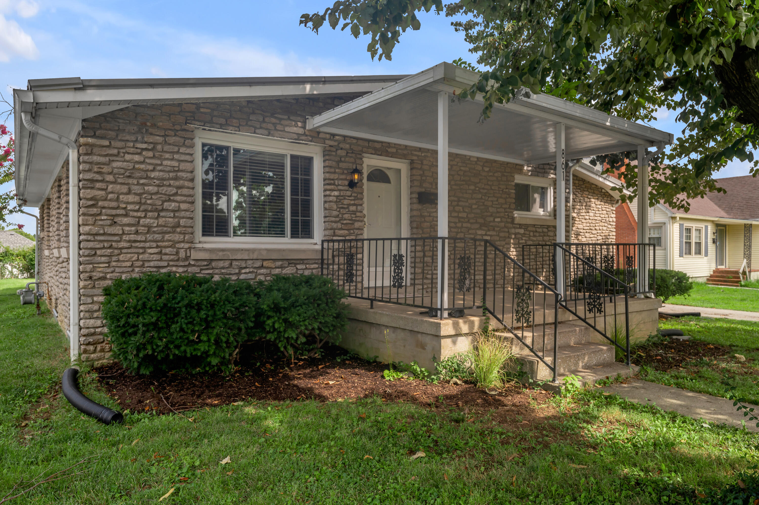 861 Chestnut Drive Property Photo 1