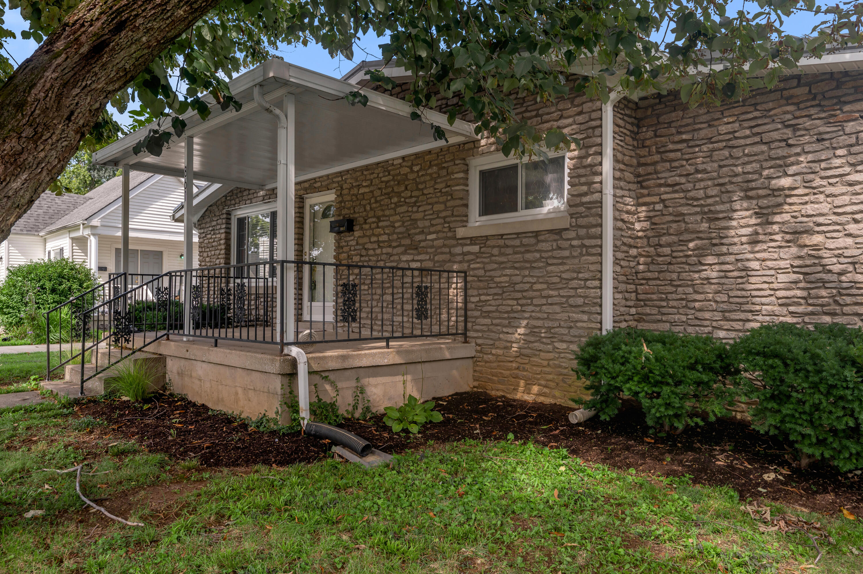 861 Chestnut Drive Property Photo 3