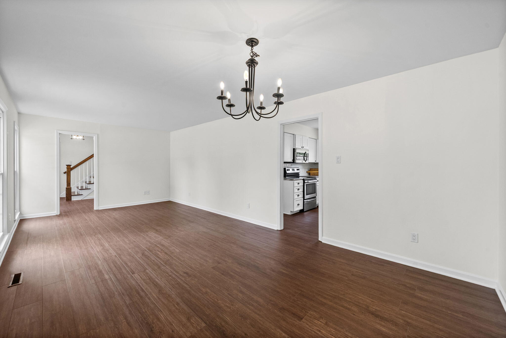 132 Windsor Drive Property Photo 9