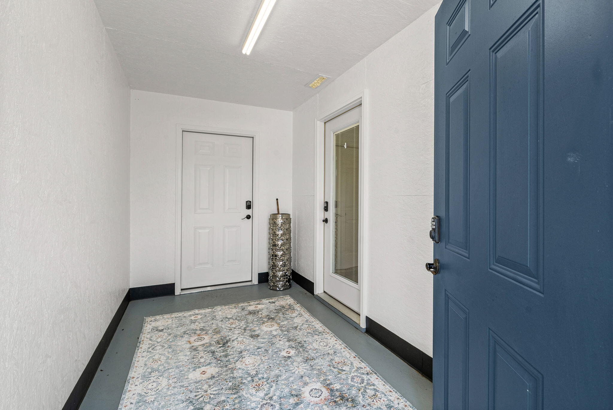 1855 Lovers Lane Property Photo 4