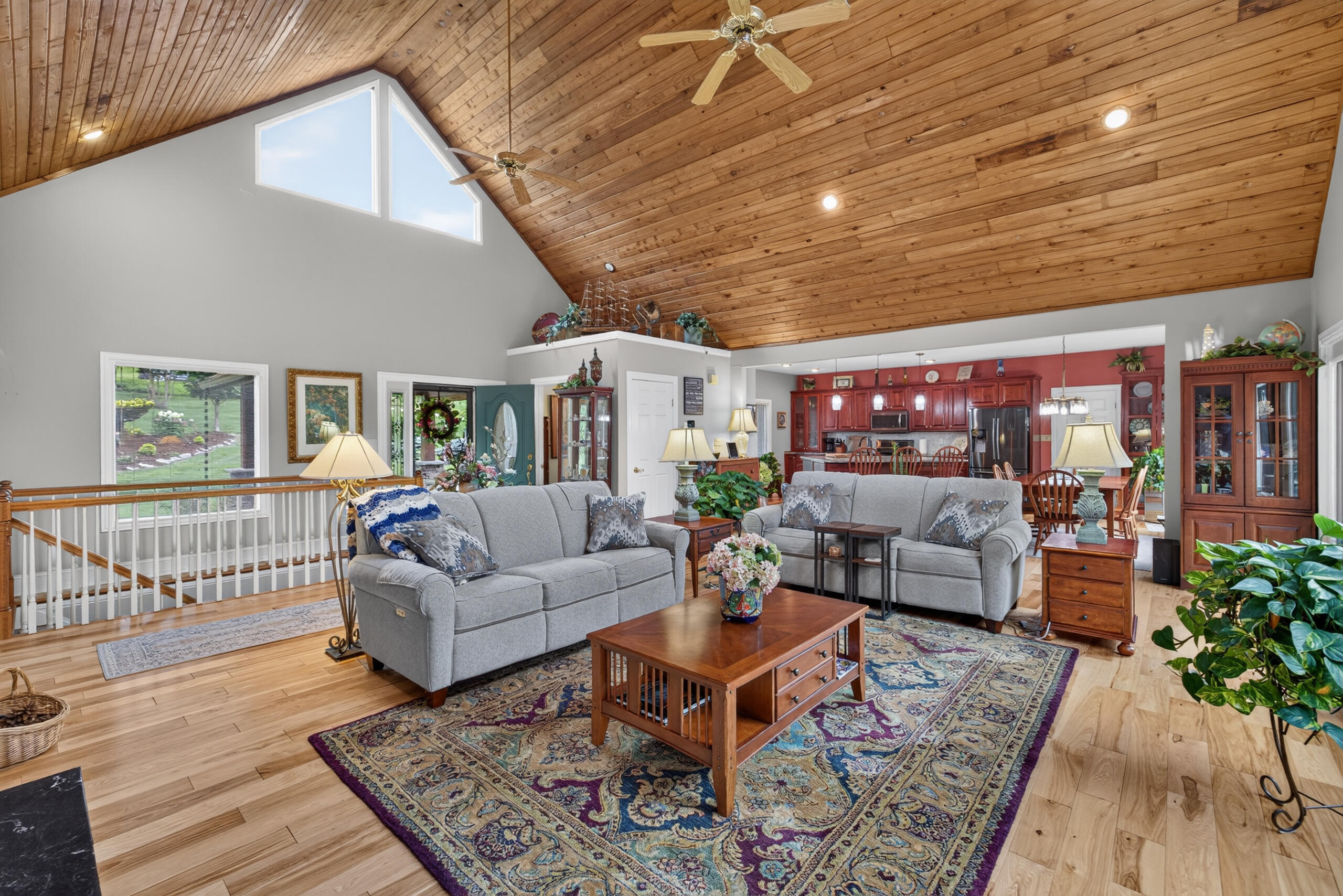 1086 Donmar Drive Property Photo 8