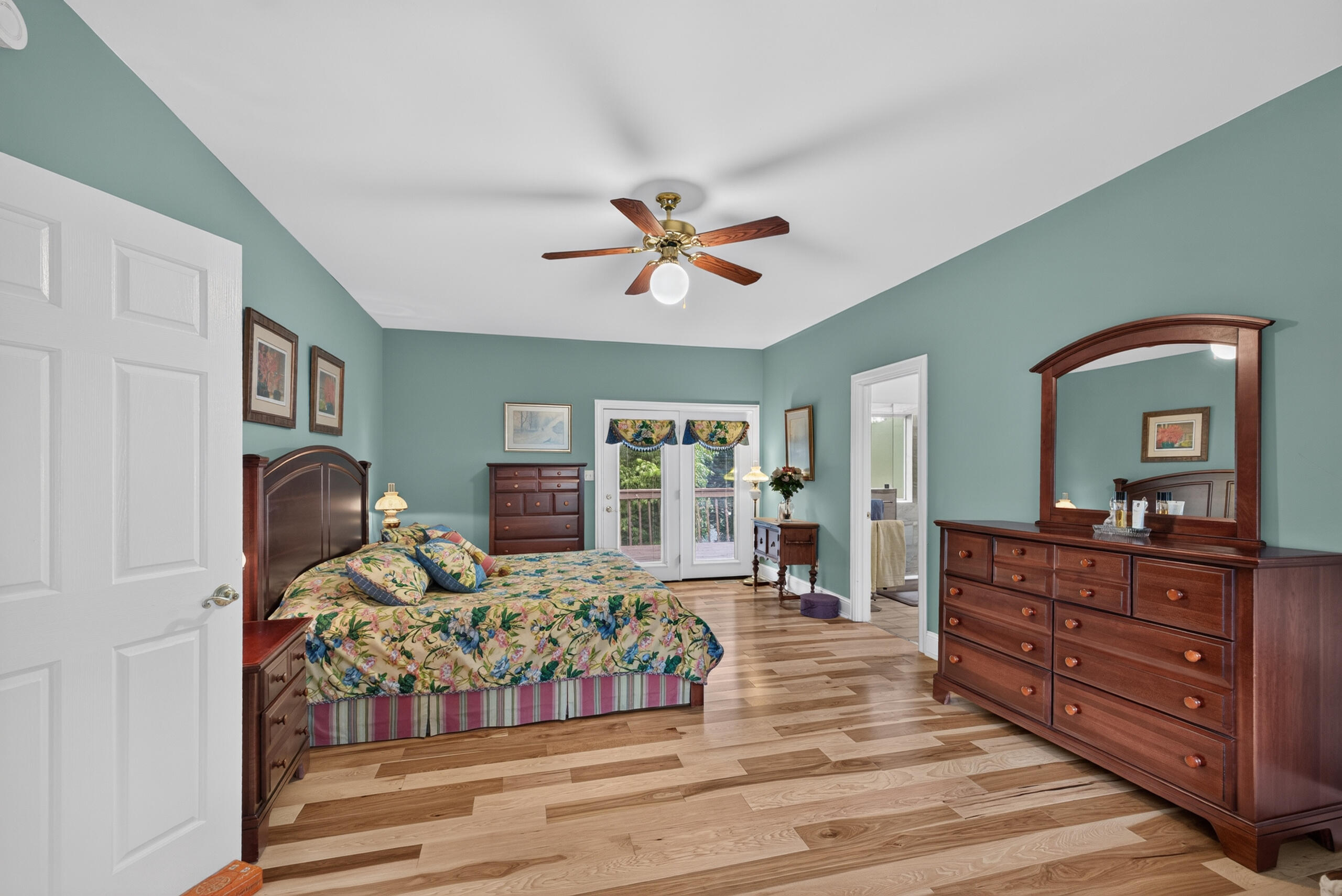 1086 Donmar Drive Property Photo 25