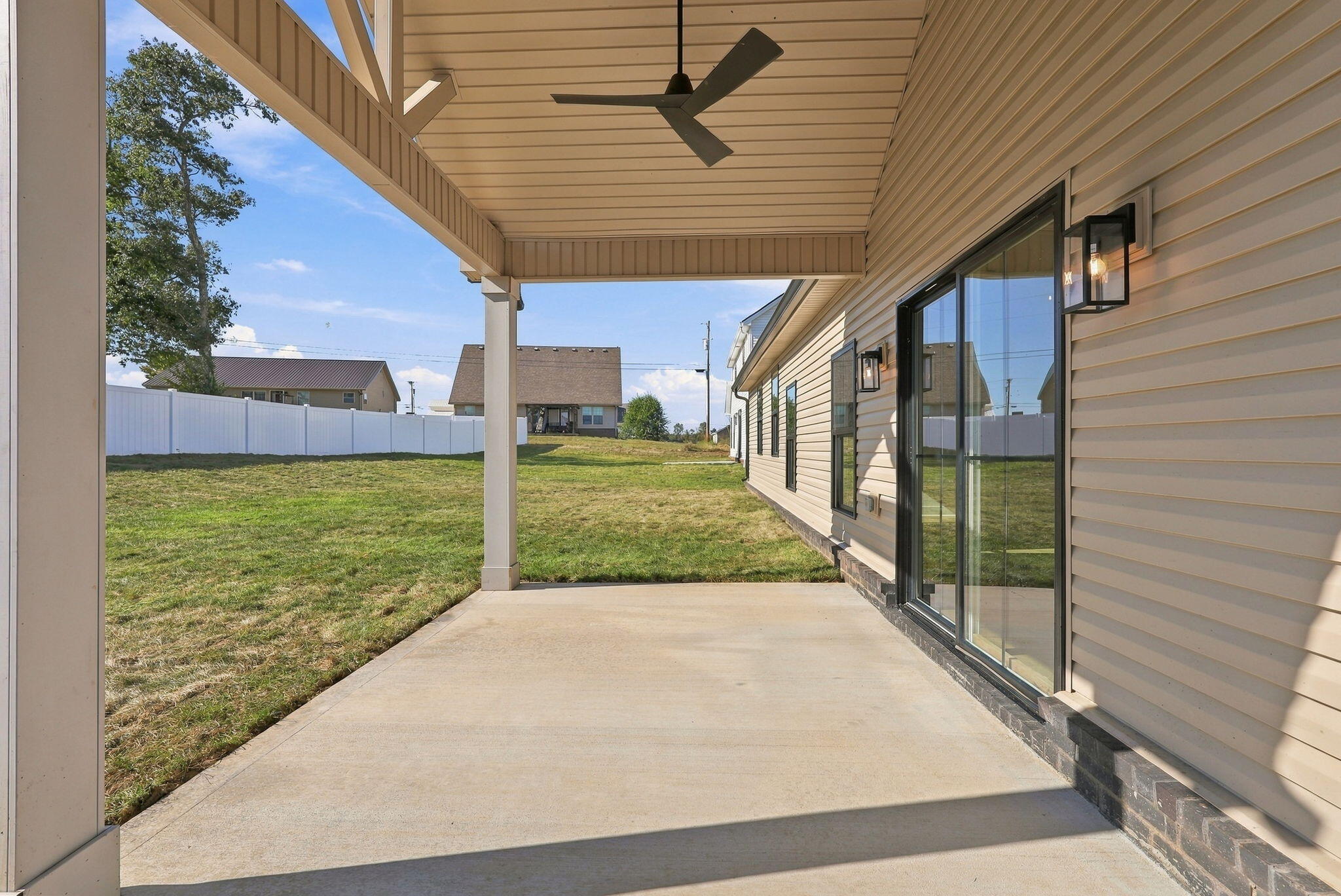319 Skaggs Boulevard Property Photo 2