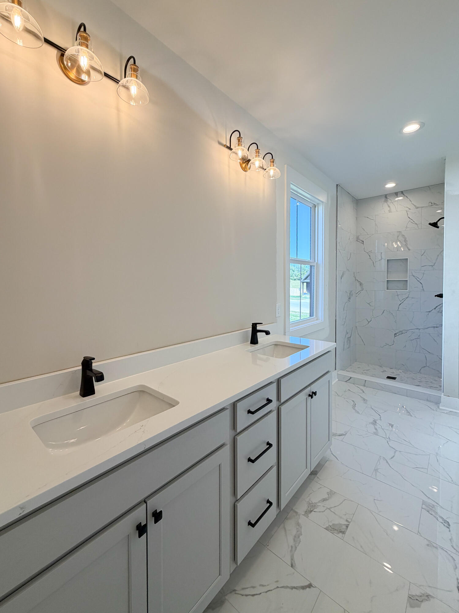 319 Skaggs Boulevard Property Photo 12