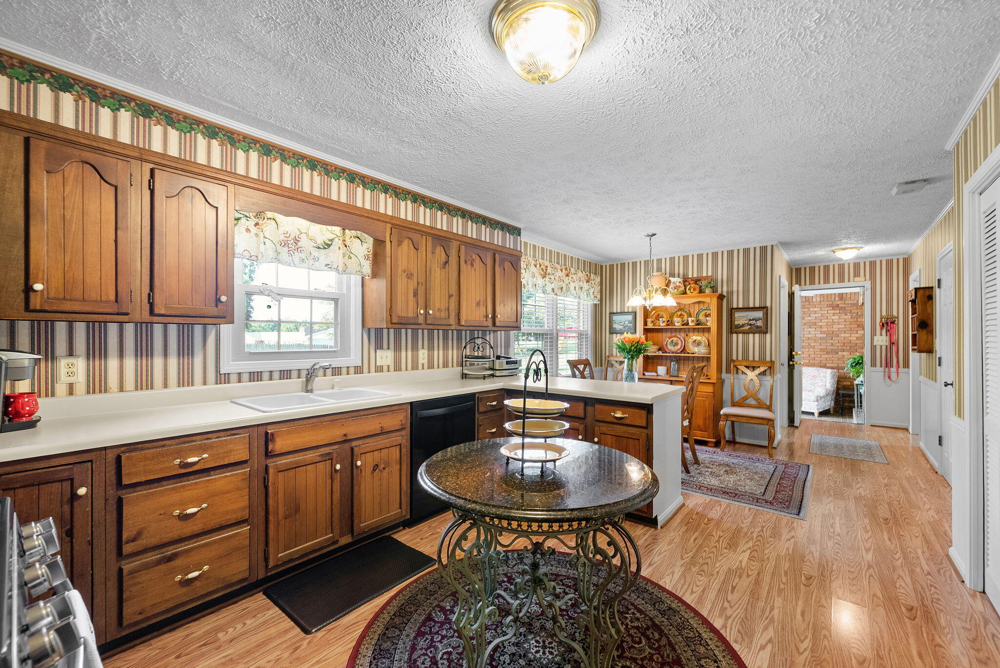 216 Par Place Property Photo 10