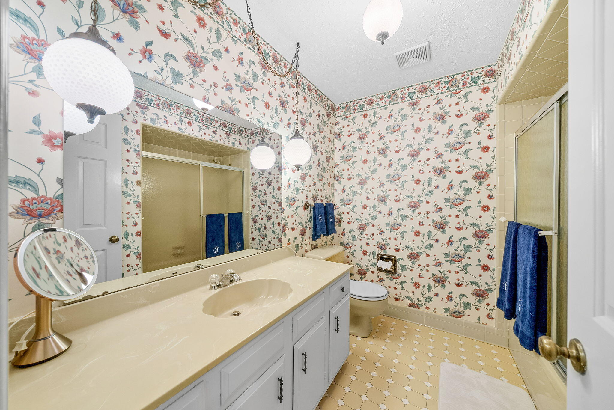 216 Par Place Property Photo 33