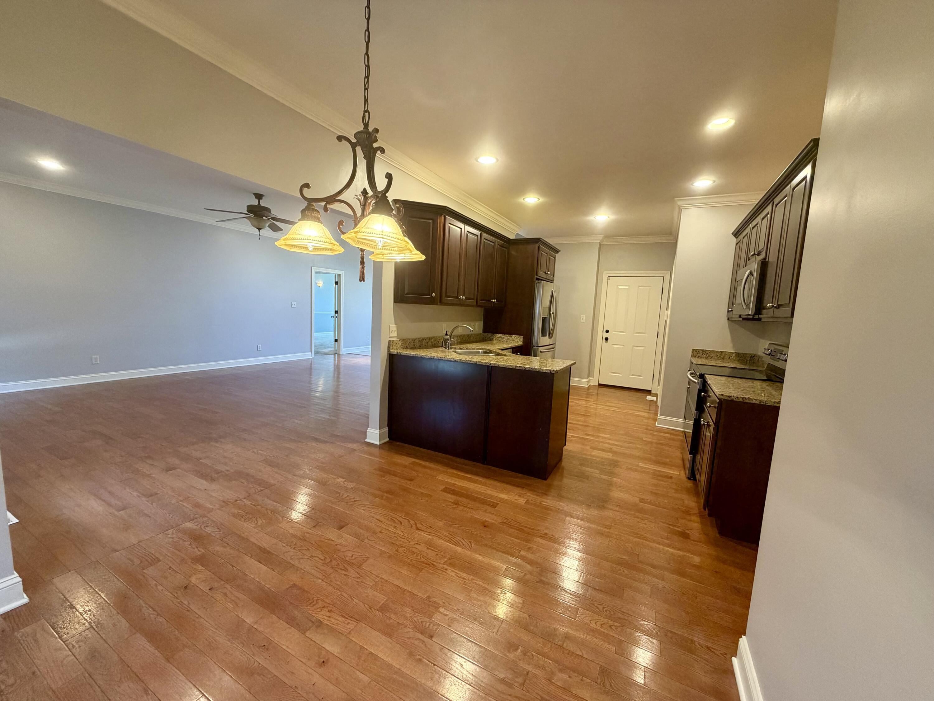 1012 Vineyard Way Property Photo 15