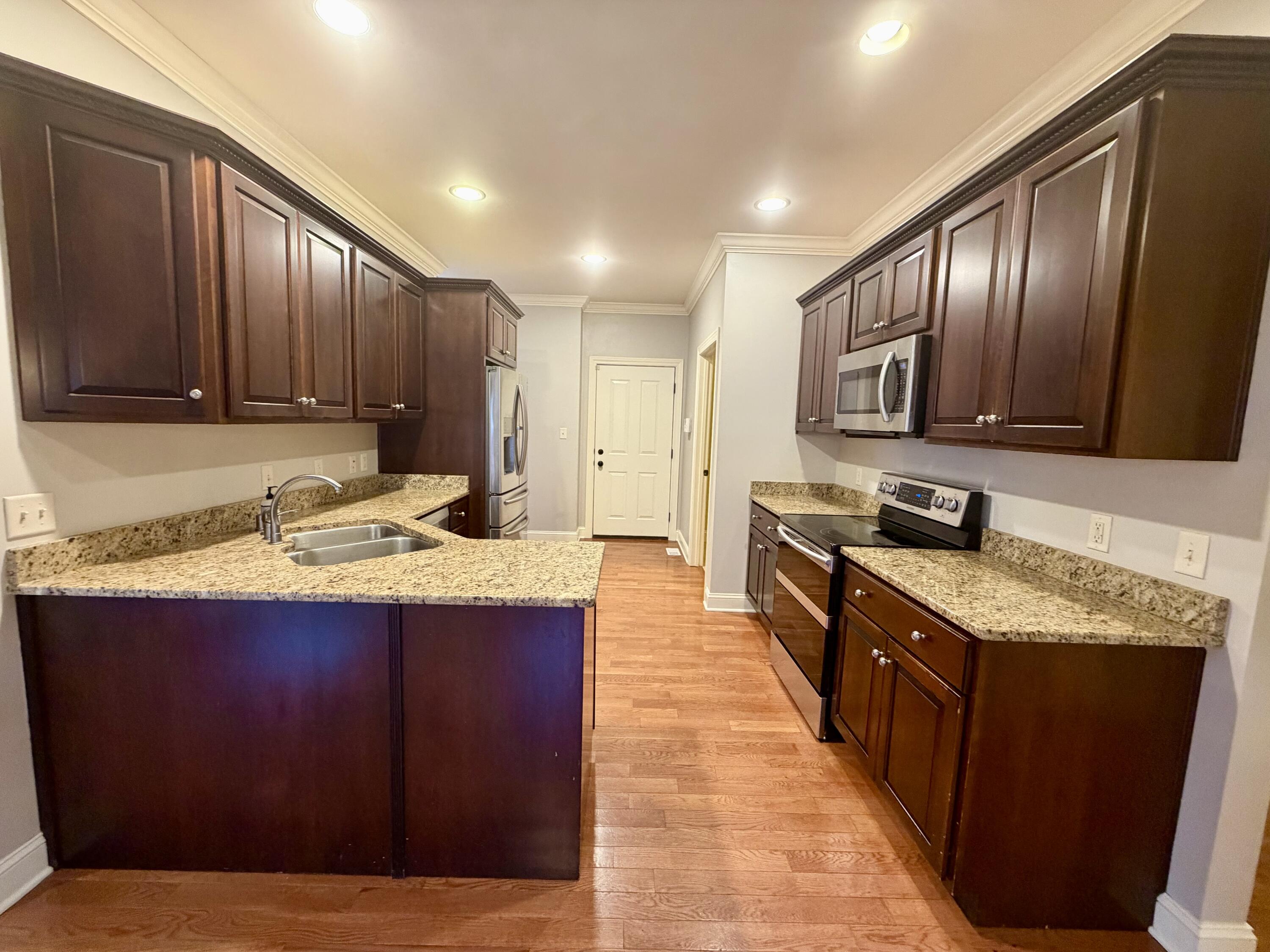 1012 Vineyard Way Property Photo 16