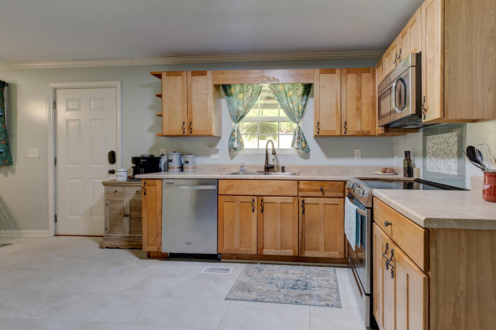 41 Jacks Drive Property Photo 12