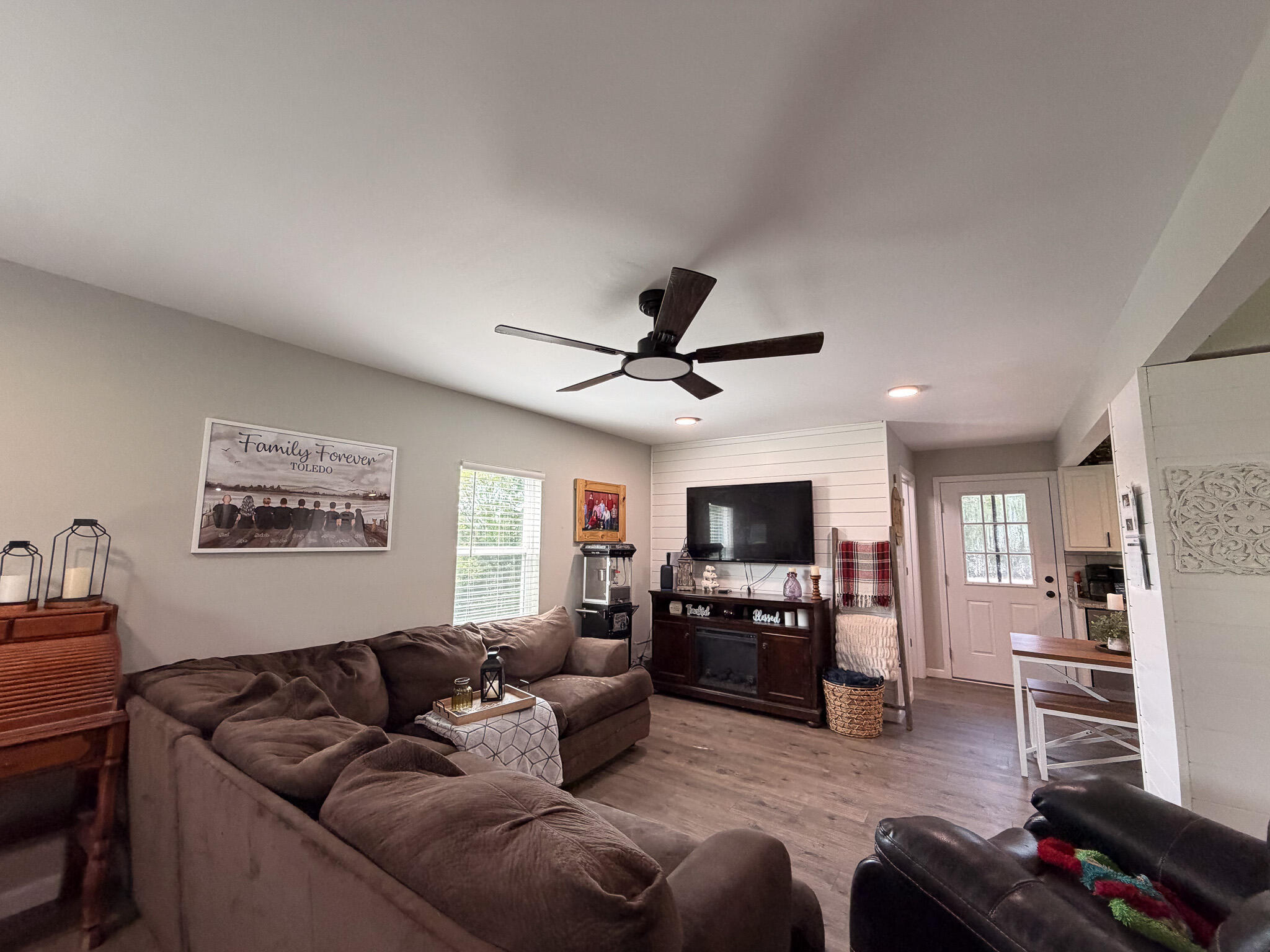 1045 Baxter Ridge Road Property Photo 4