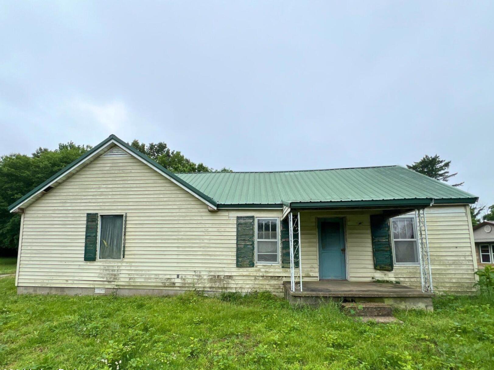 1560 Us-60 Property Photo 2