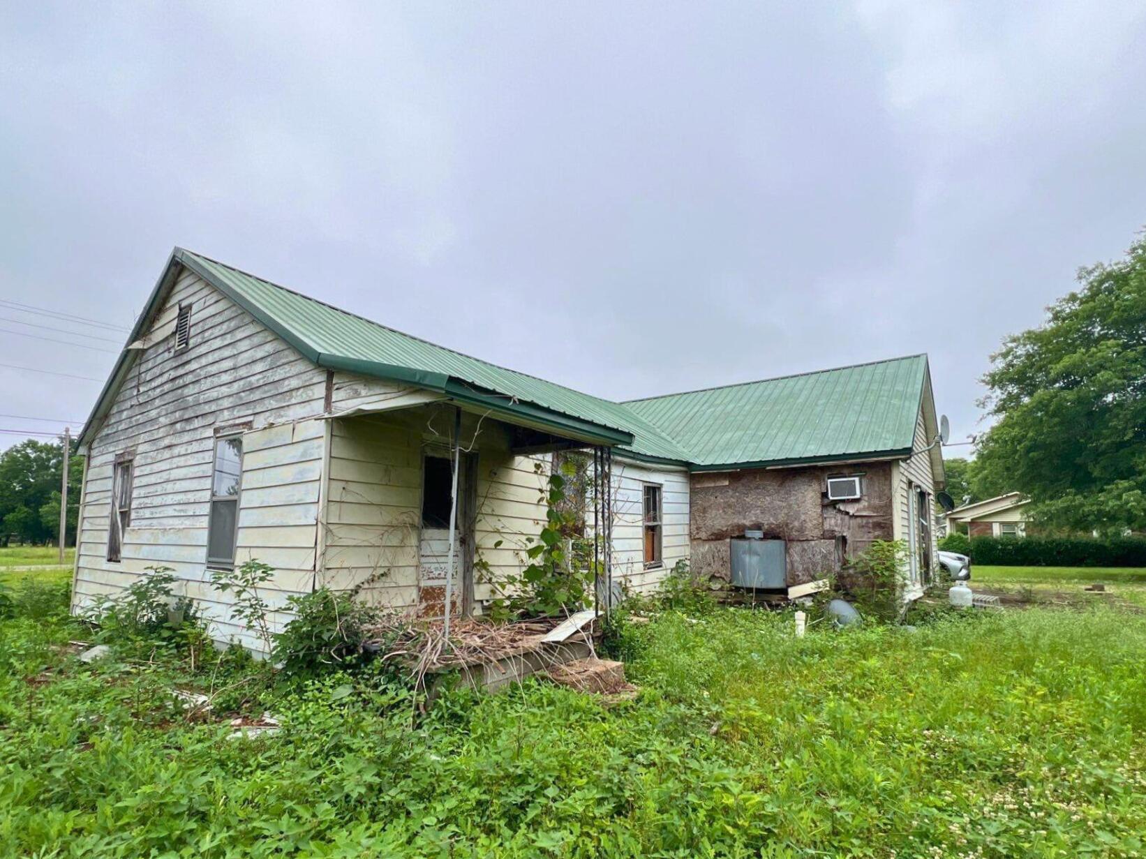 1560 Us-60 Property Photo 3