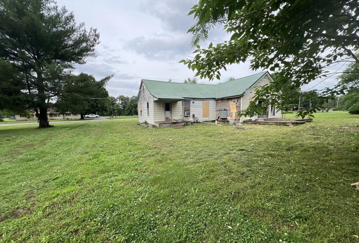 1560 Us-60 Property Photo 6