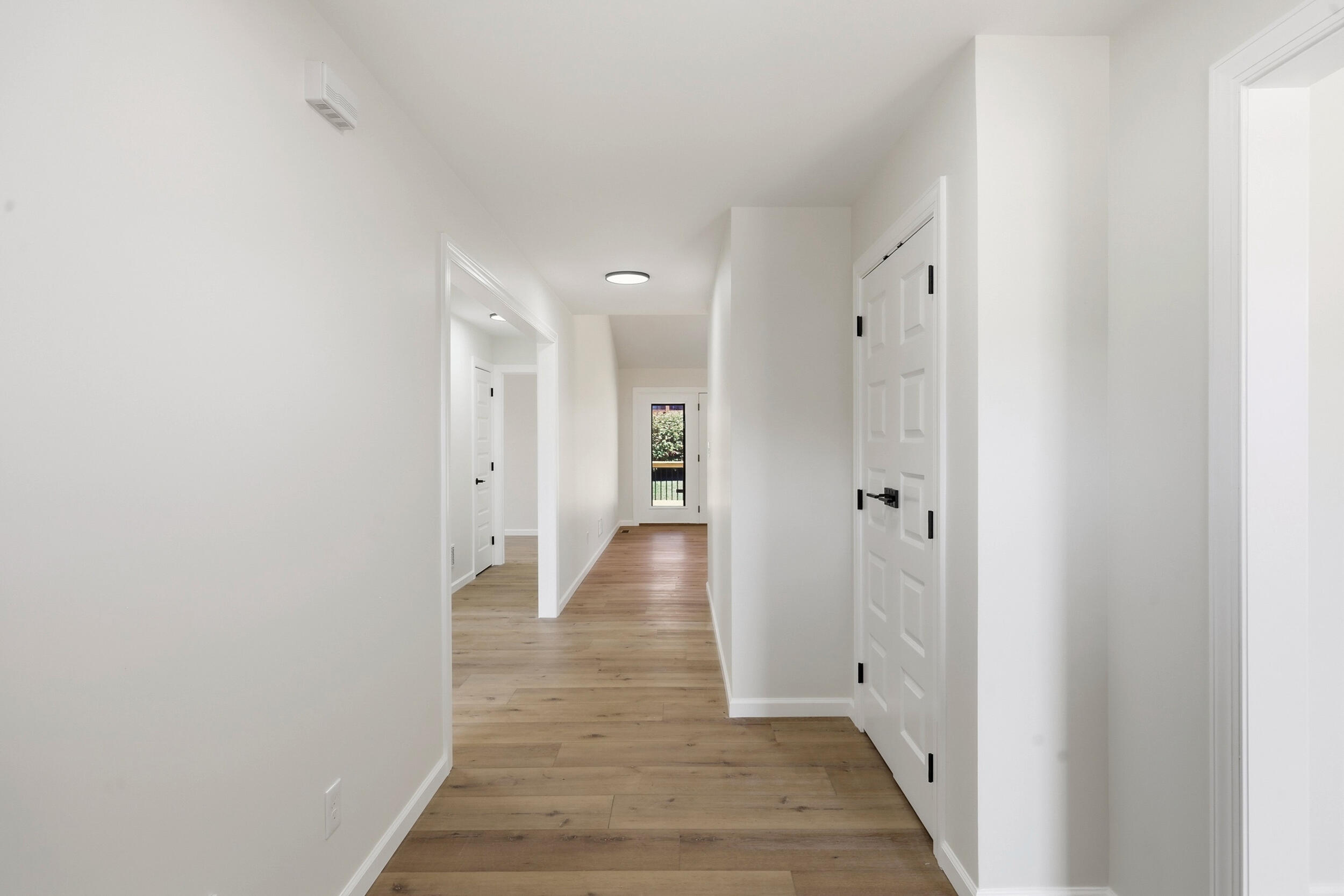209 Delancey Street Property Photo 10