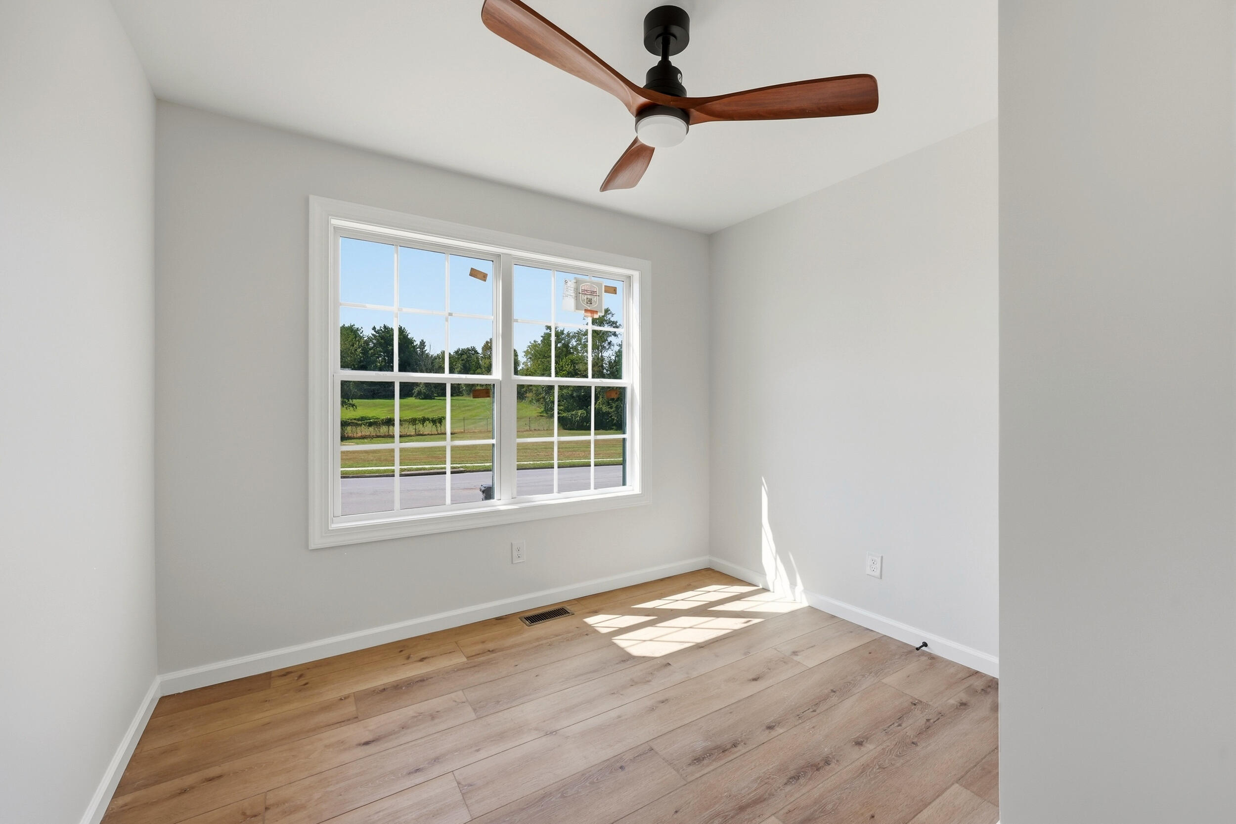 209 Delancey Street Property Photo 14