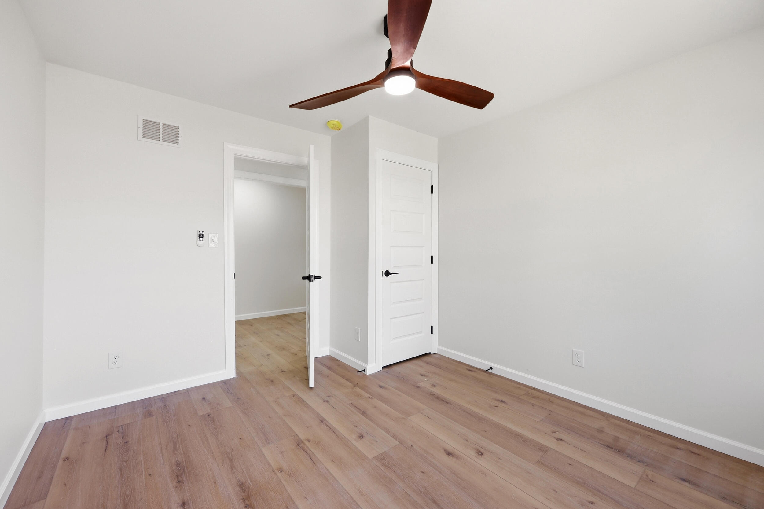 209 Delancey Street Property Photo 19