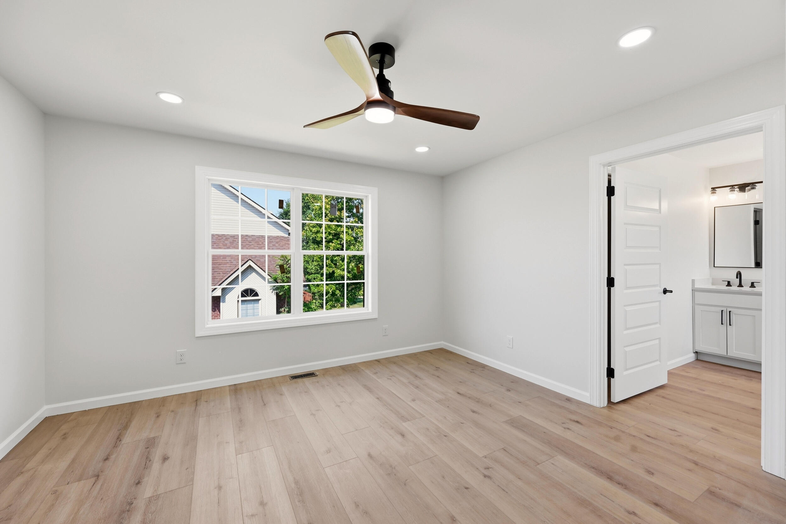 209 Delancey Street Property Photo 20