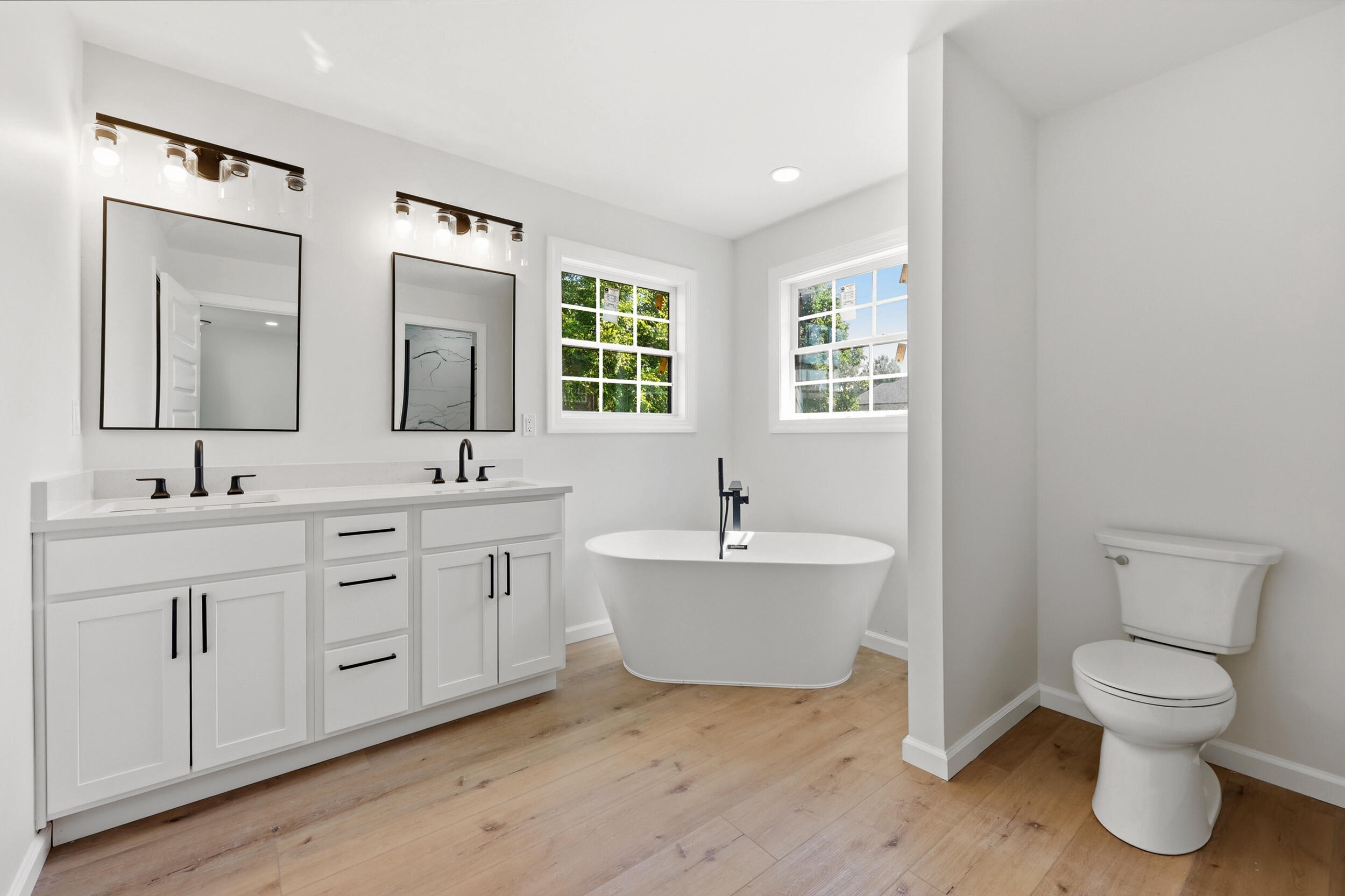 209 Delancey Street Property Photo 23