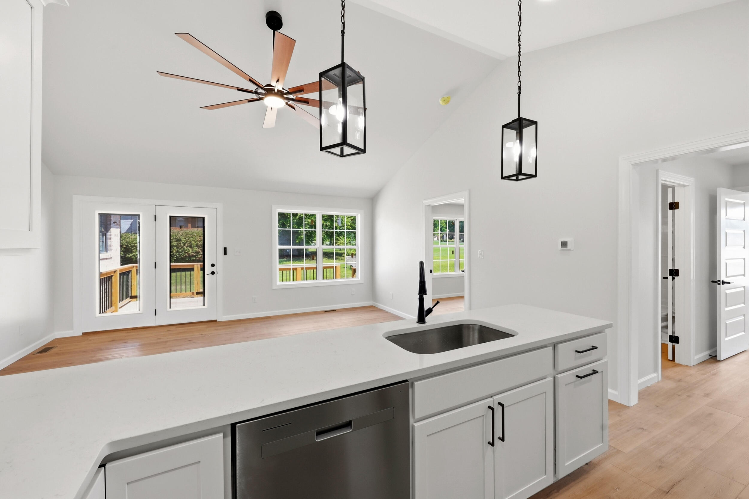 209 Delancey Street Property Photo 26