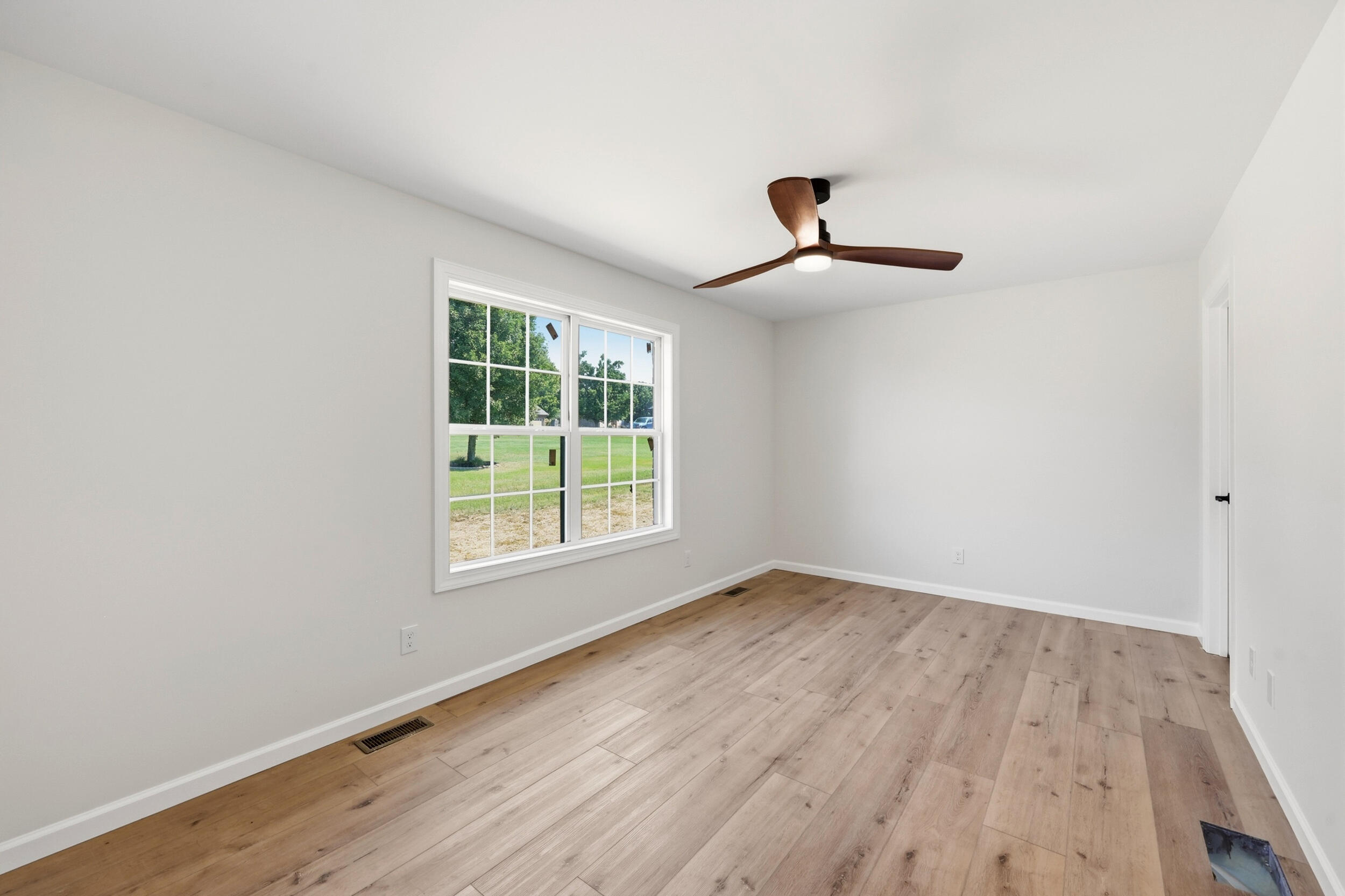 209 Delancey Street Property Photo 31