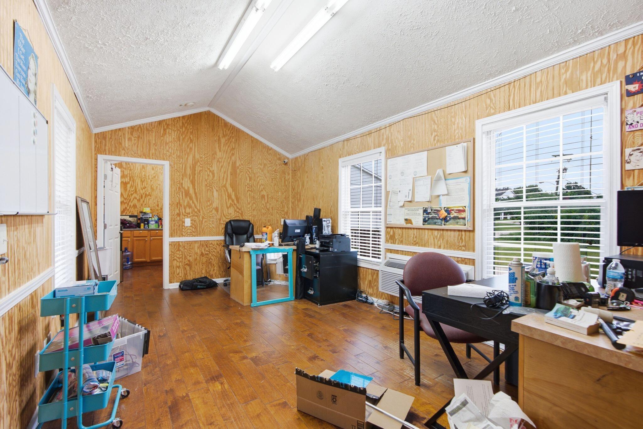 1603 E Main Street Property Photo 21