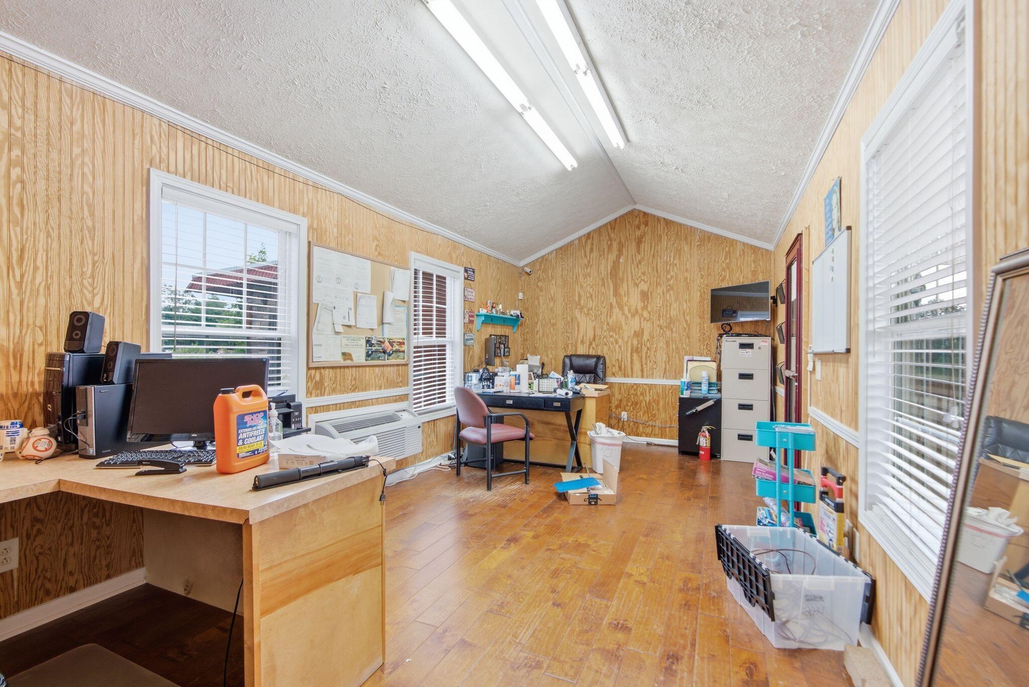 1603 E Main Street Property Photo 22