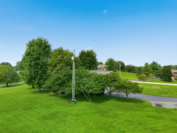 101 Whispering Hills Drive Property Photo 6