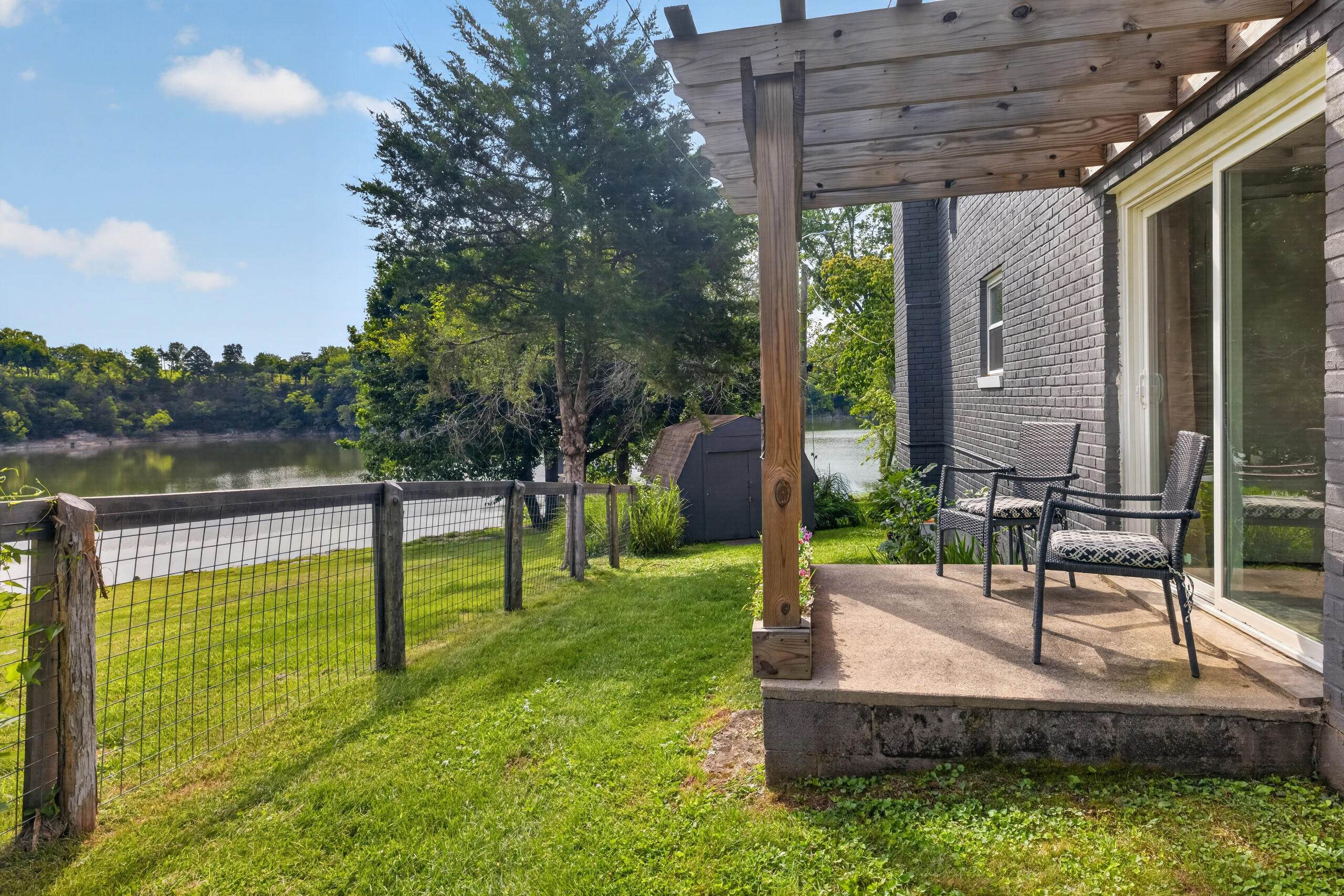 446 Lakeview Road Property Photo 14