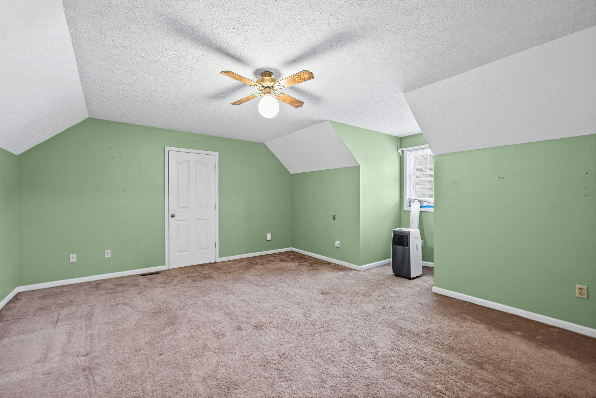 405 Hunter Place Property Photo 27