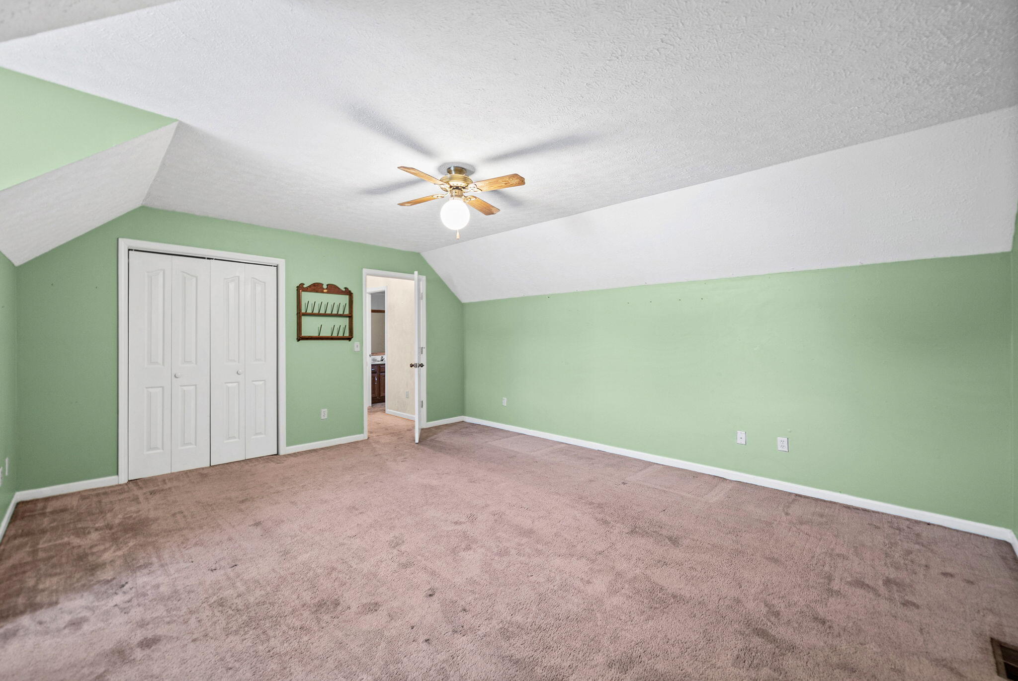 405 Hunter Place Property Photo 28