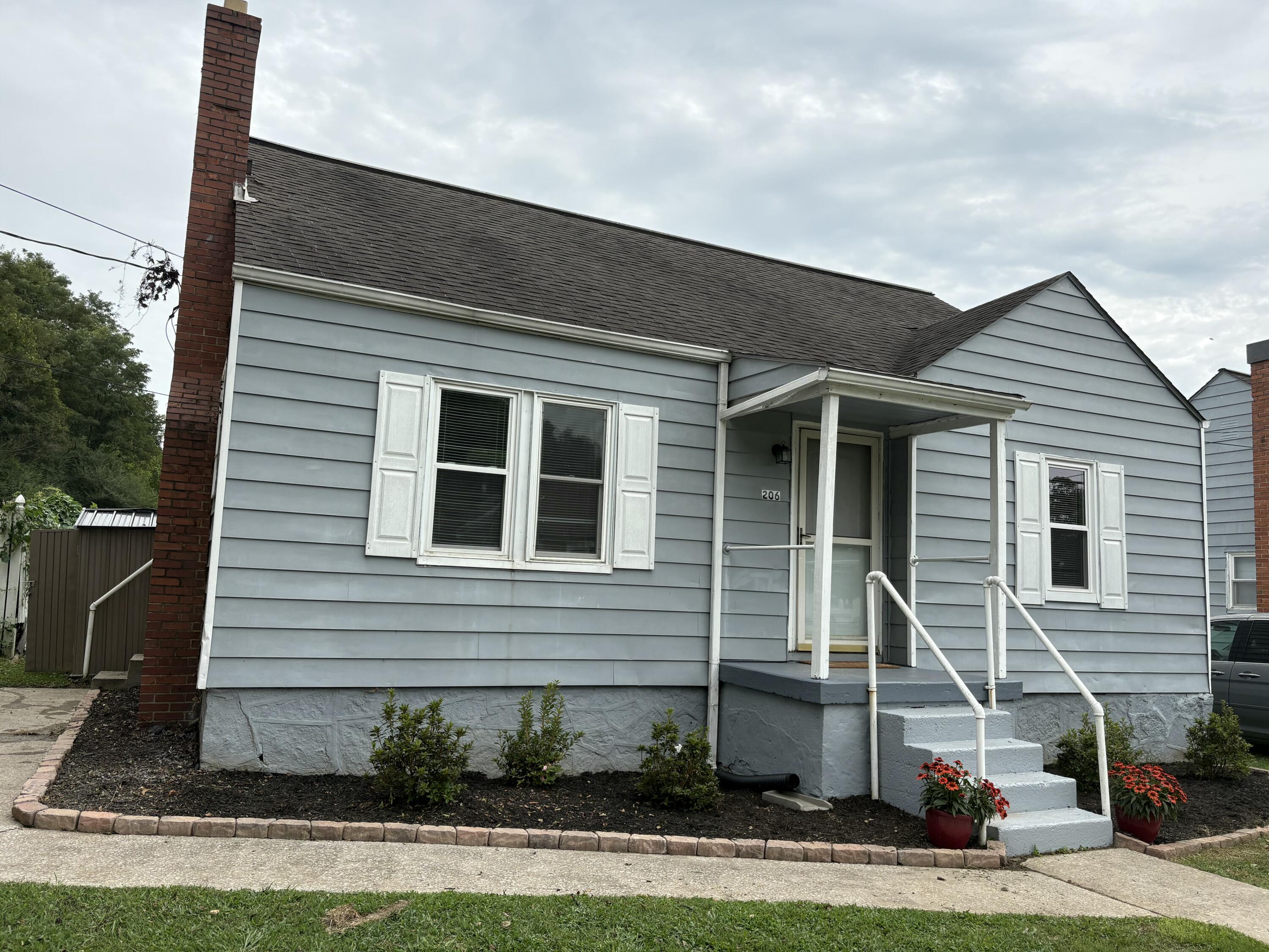 206 Moren Road Property Photo 3