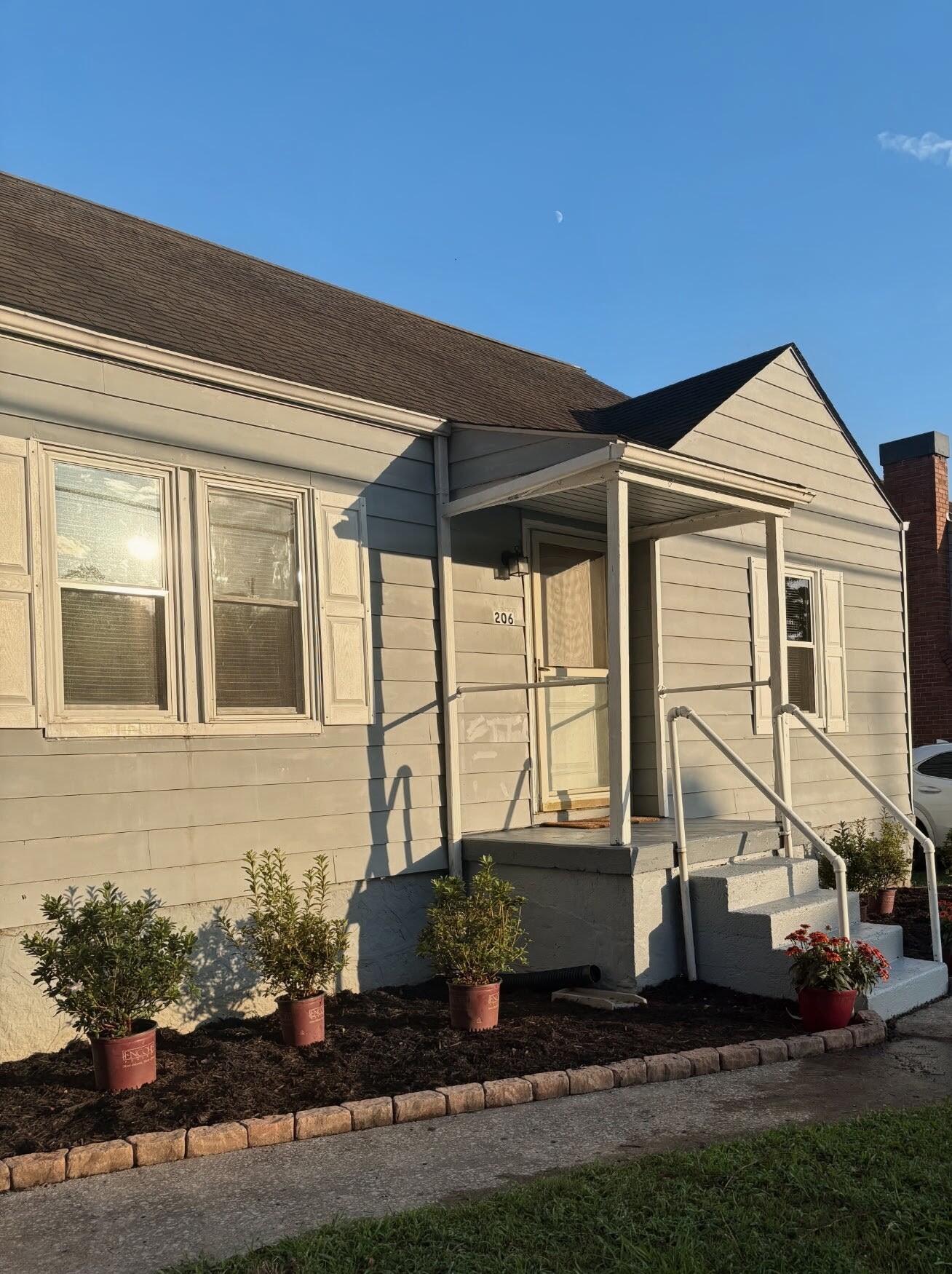 206 Moren Road Property Photo 4