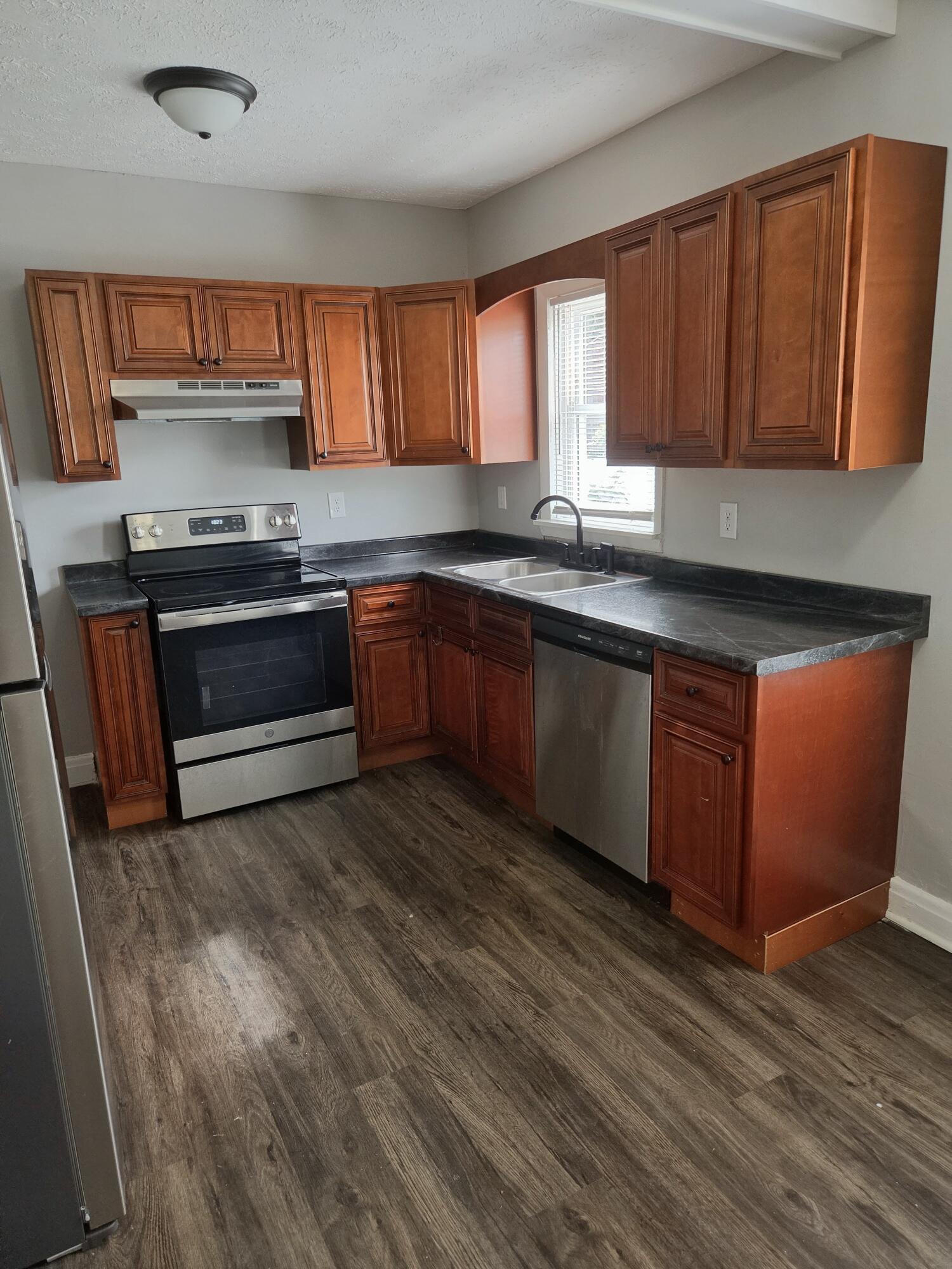 206 Moren Road Property Photo 7
