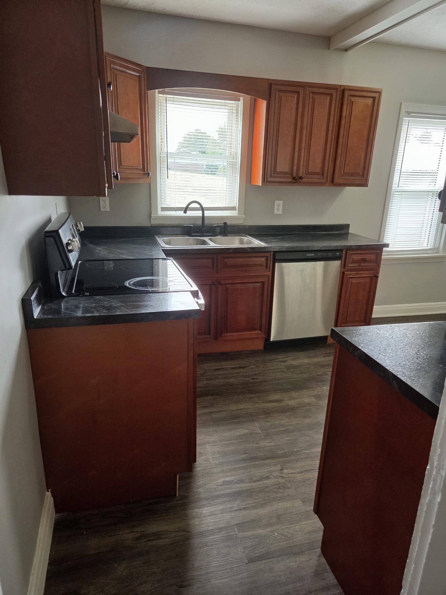 206 Moren Road Property Photo 8