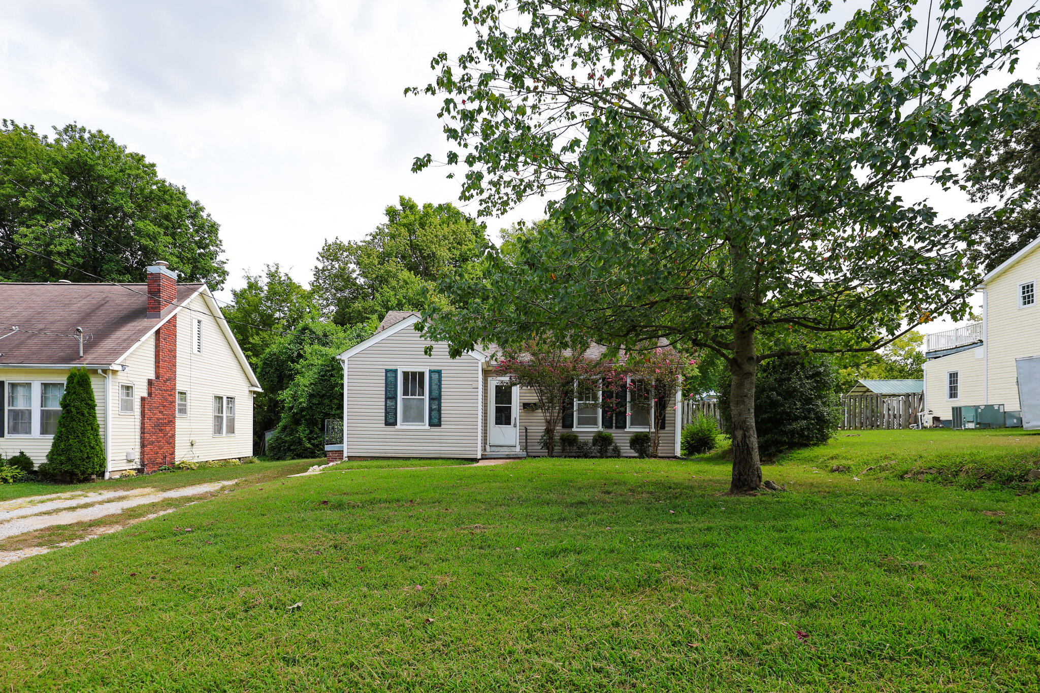 2832 Clark Street Property Photo 1