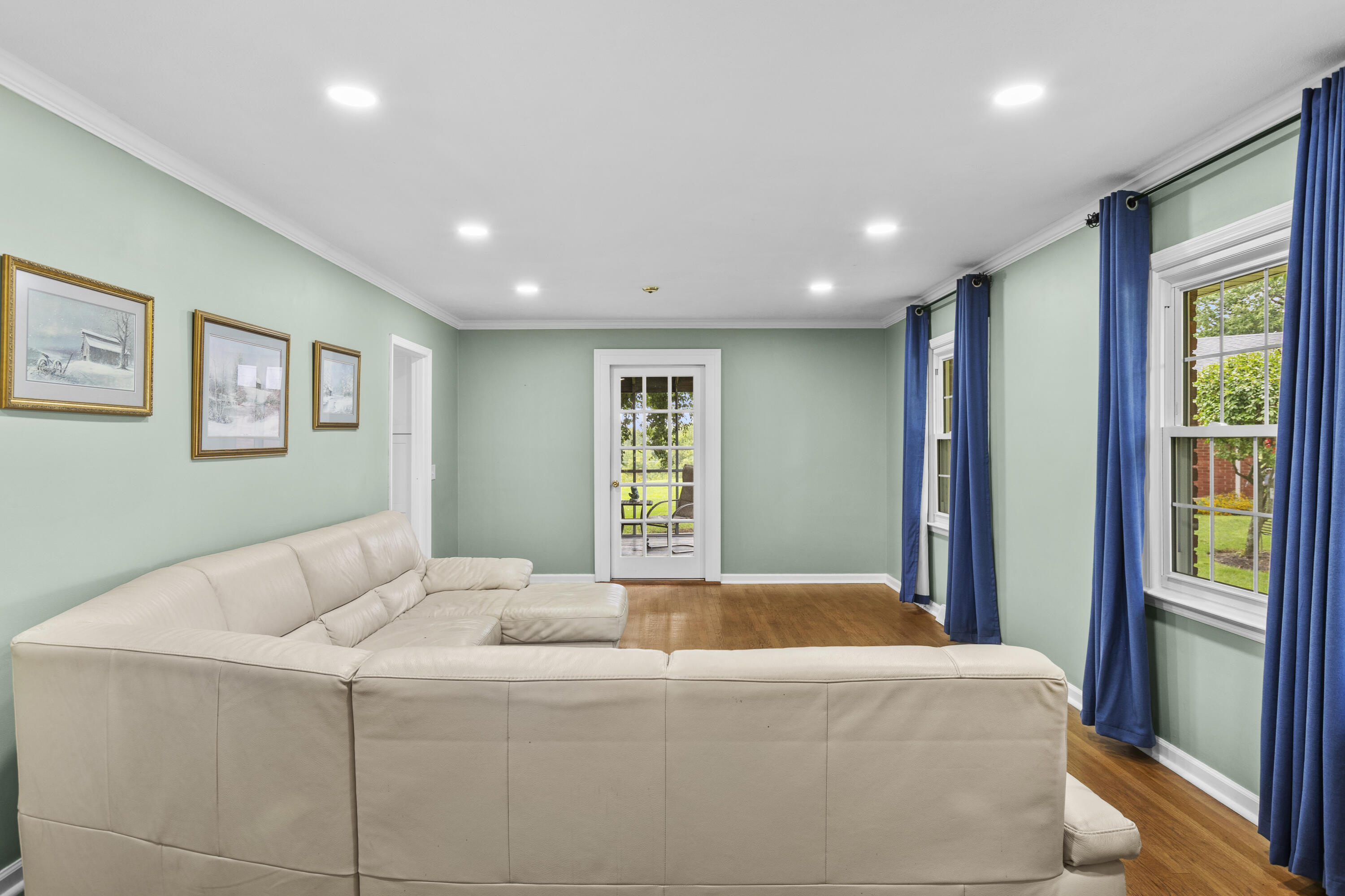 577 Cardinal Drive Property Photo 14