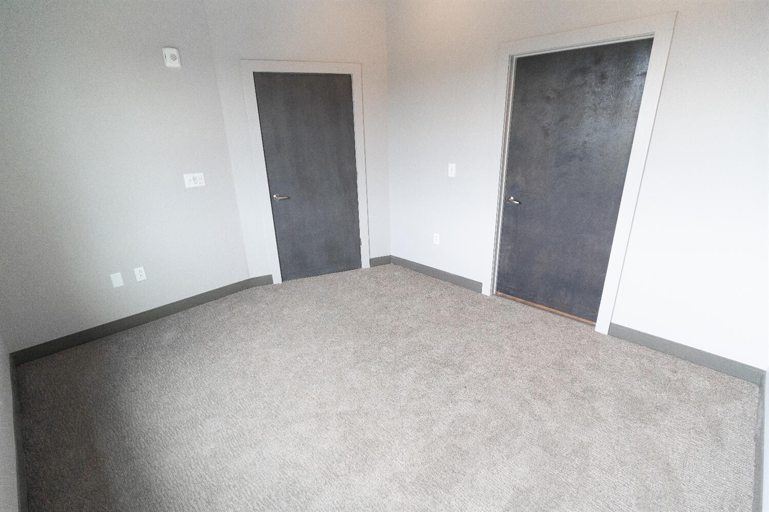 576 E Third Street 204 Property Photo 11