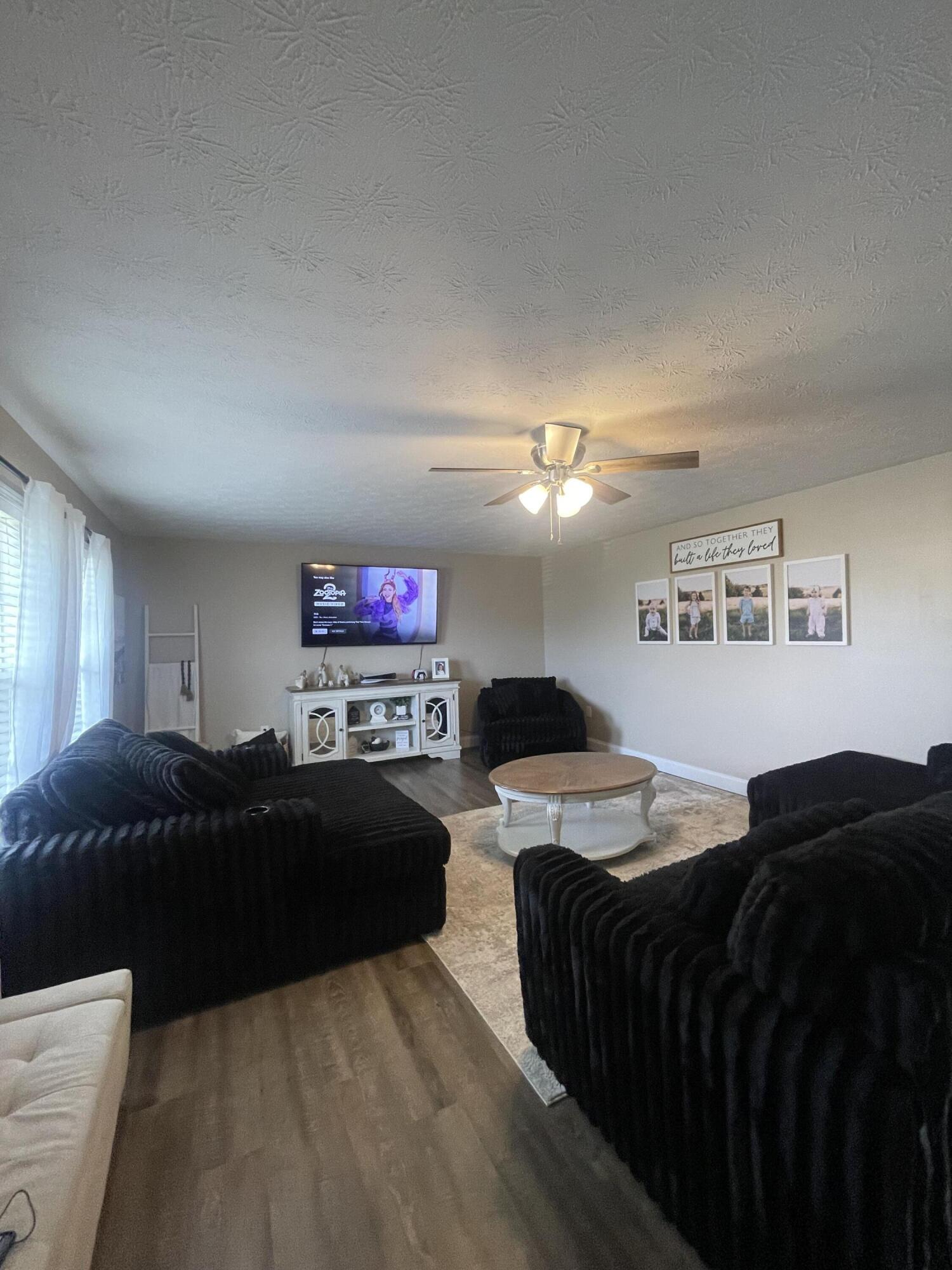 25 Hickory Hill Drive Property Photo 6
