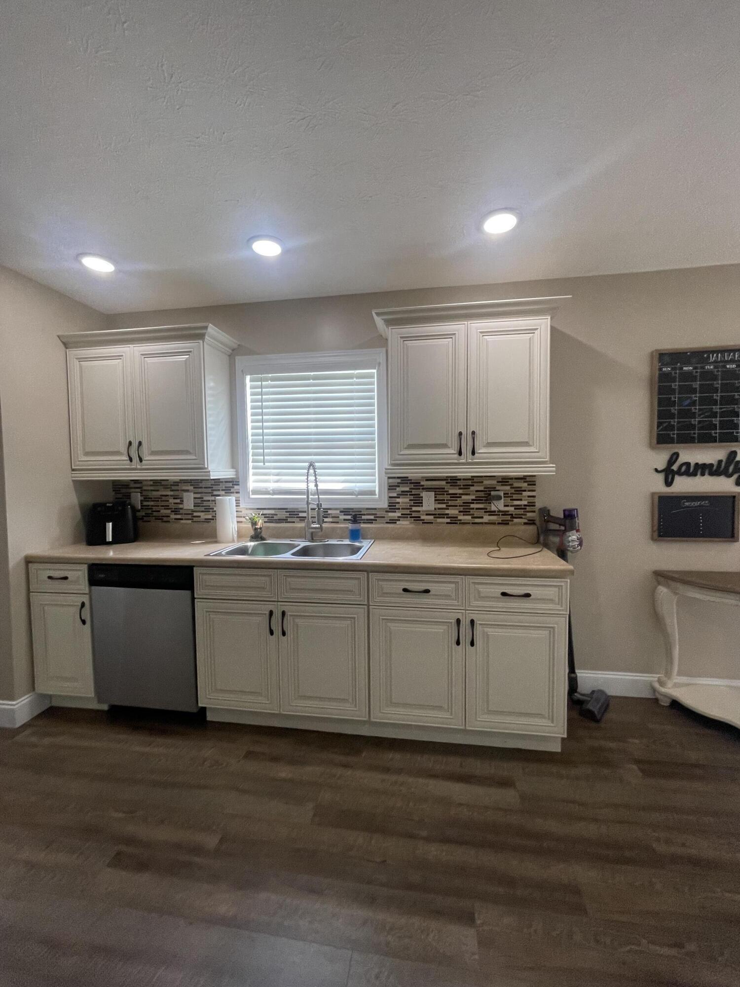 25 Hickory Hill Drive Property Photo 12