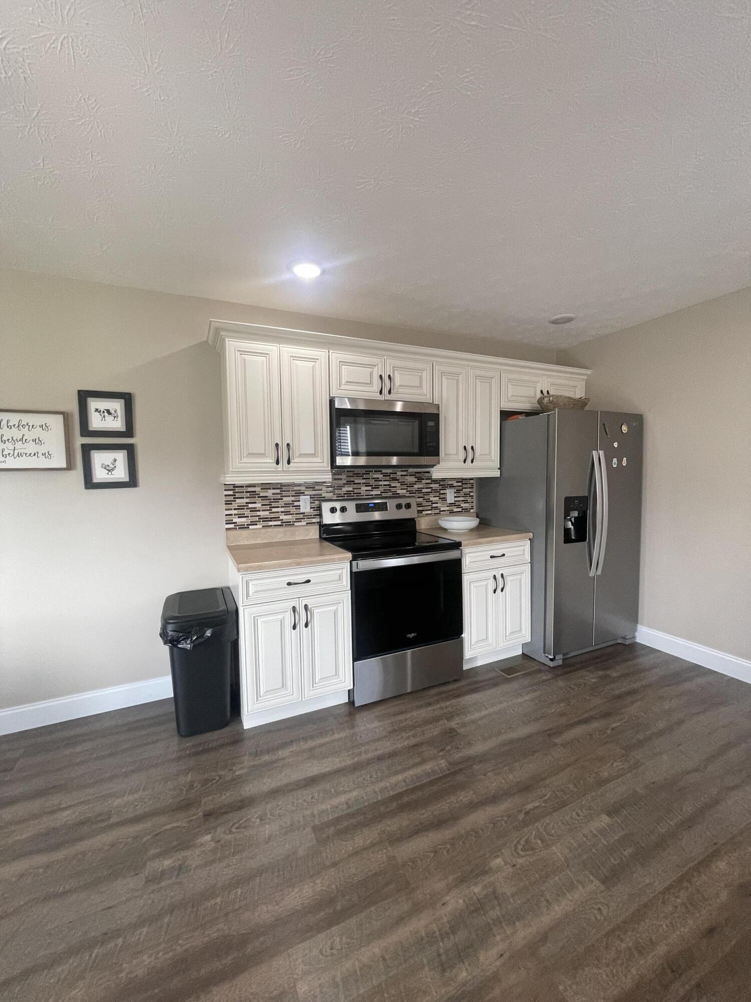 25 Hickory Hill Drive Property Photo 13